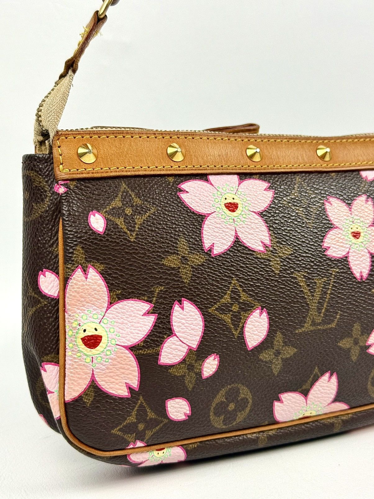 Louis Vuitton × Takashi Murakami Louis Vuitton - Murakami - SS/03 - Cherry Blossom - Pochette Size ONE SIZE - 12 Thumbnail