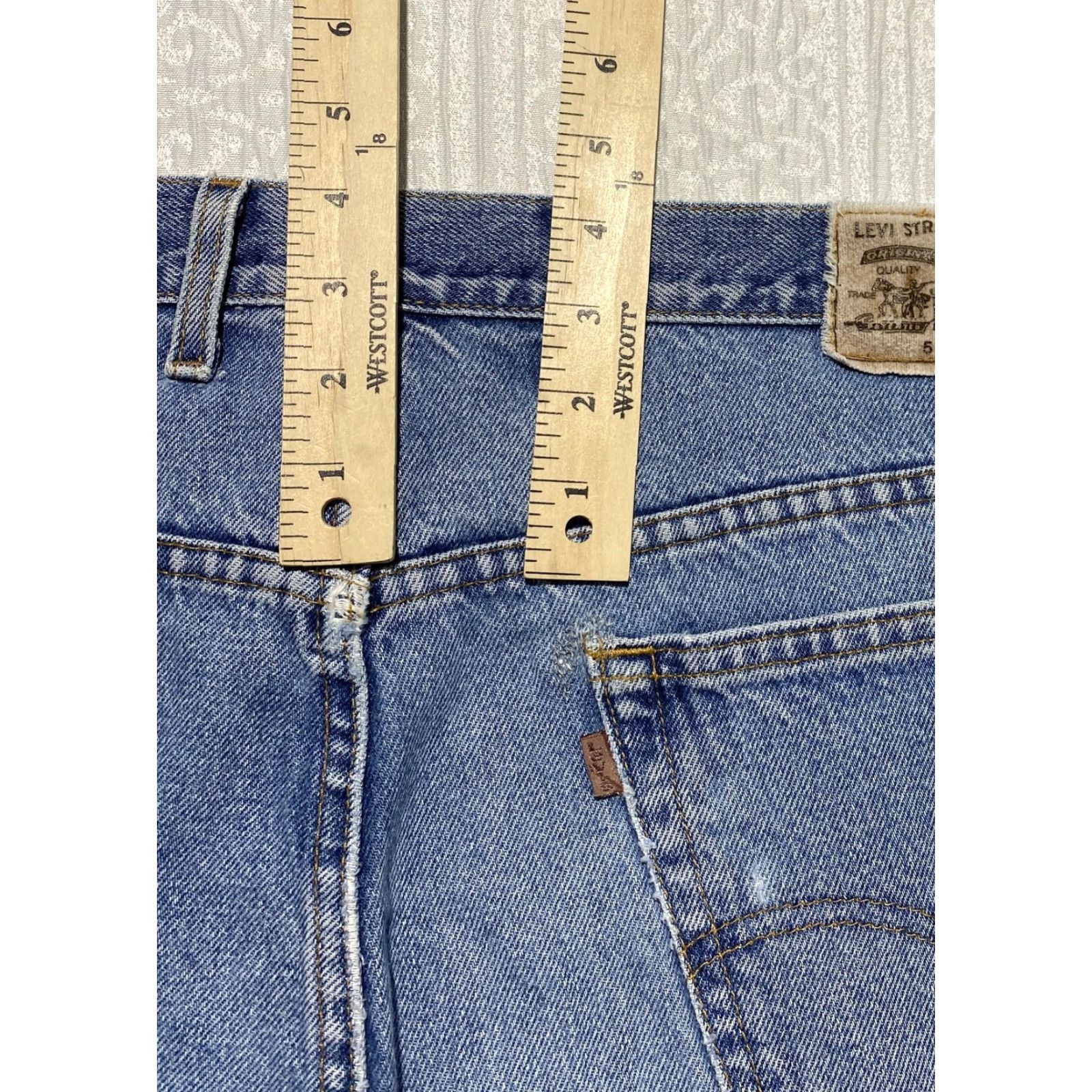 Levi's VINTAGE Levi's 545 Jeans Mens 46x30 Medium Wash Loose Fit Straight Leg Denim 5-Pocket Design Blue Cotton Relaxed 100% Zip fly Jeans Mens Size US 30 / EU 46 - 2 Thumbnail