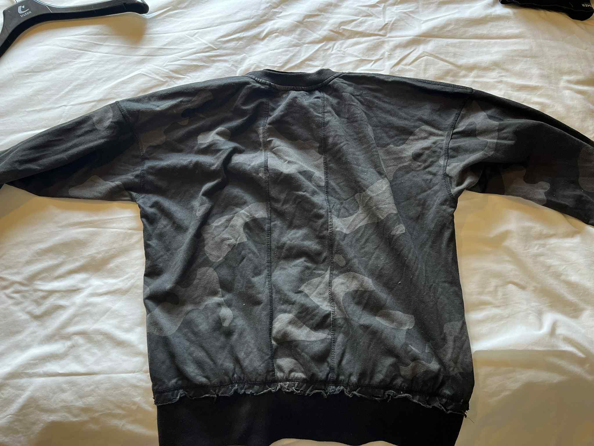 Other UK Other UK Camo Sweatshirt Size US L / EU 52-54 / 3 - 2 Thumbnail
