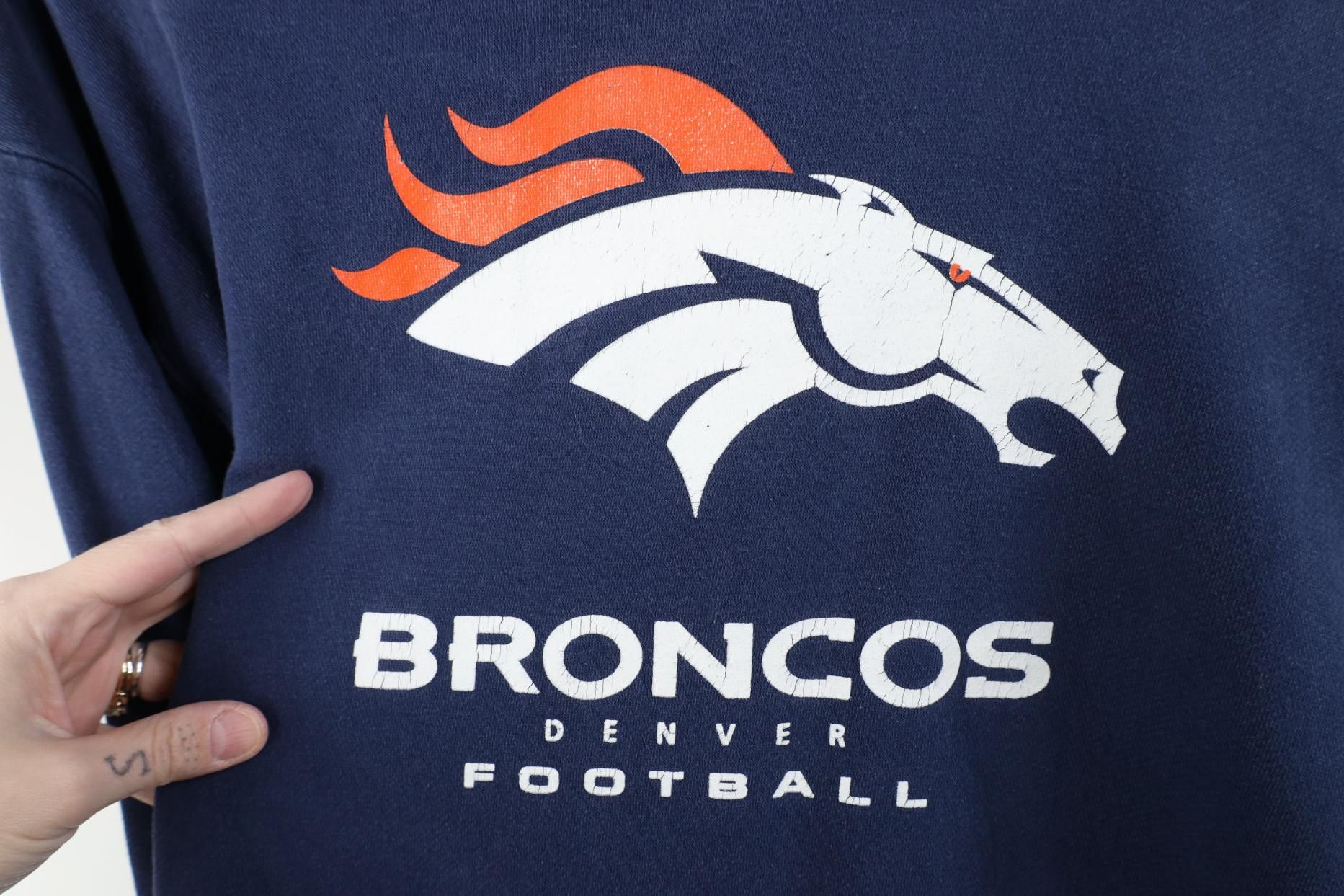 Vintage Vintage Denver Broncos Football Hoodie Sweatshirt Blue Size US L / EU 52-54 / 3 - 4 Thumbnail
