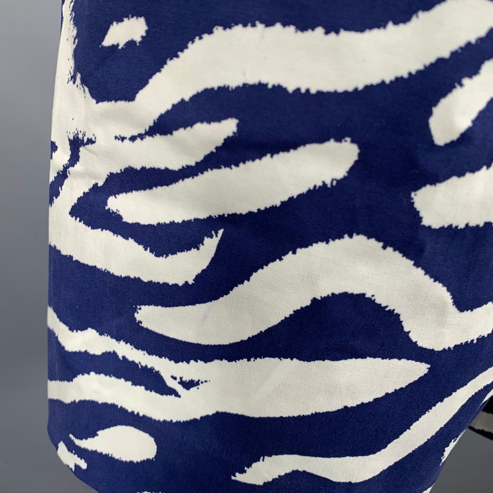 Prabal Gurung PRABAL GURUNG Size M Blue White Lines Graphic Bermuda Shorts Size US 31 - 5 Thumbnail