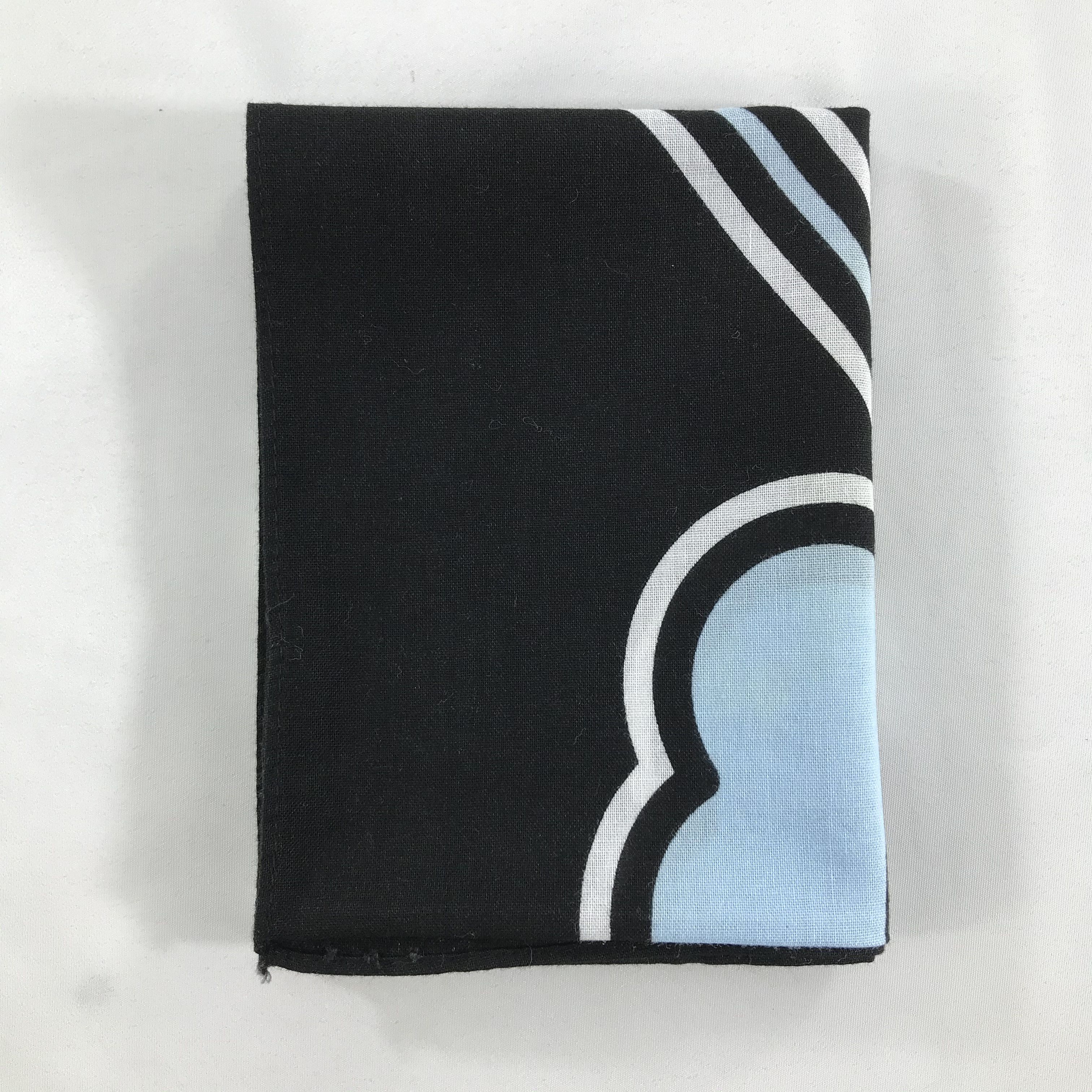 One Piece × Vintage One Piece Bandana / Handkerchief / Neckerchief - S1851 Size ONE SIZE - 3 Thumbnail