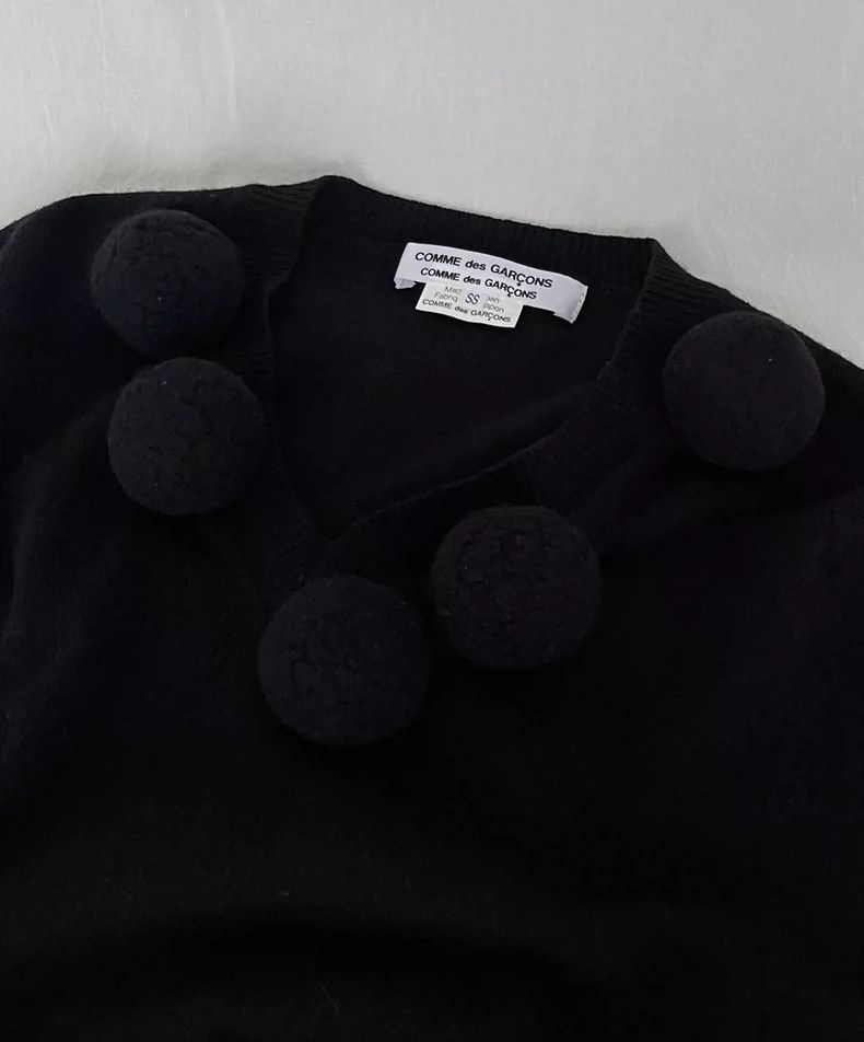 Comme des Garcons Comme Des Garcons V-neck cardigan with big hairball at nec Size XS / US 0-2 / IT 36-38 - 7 Thumbnail