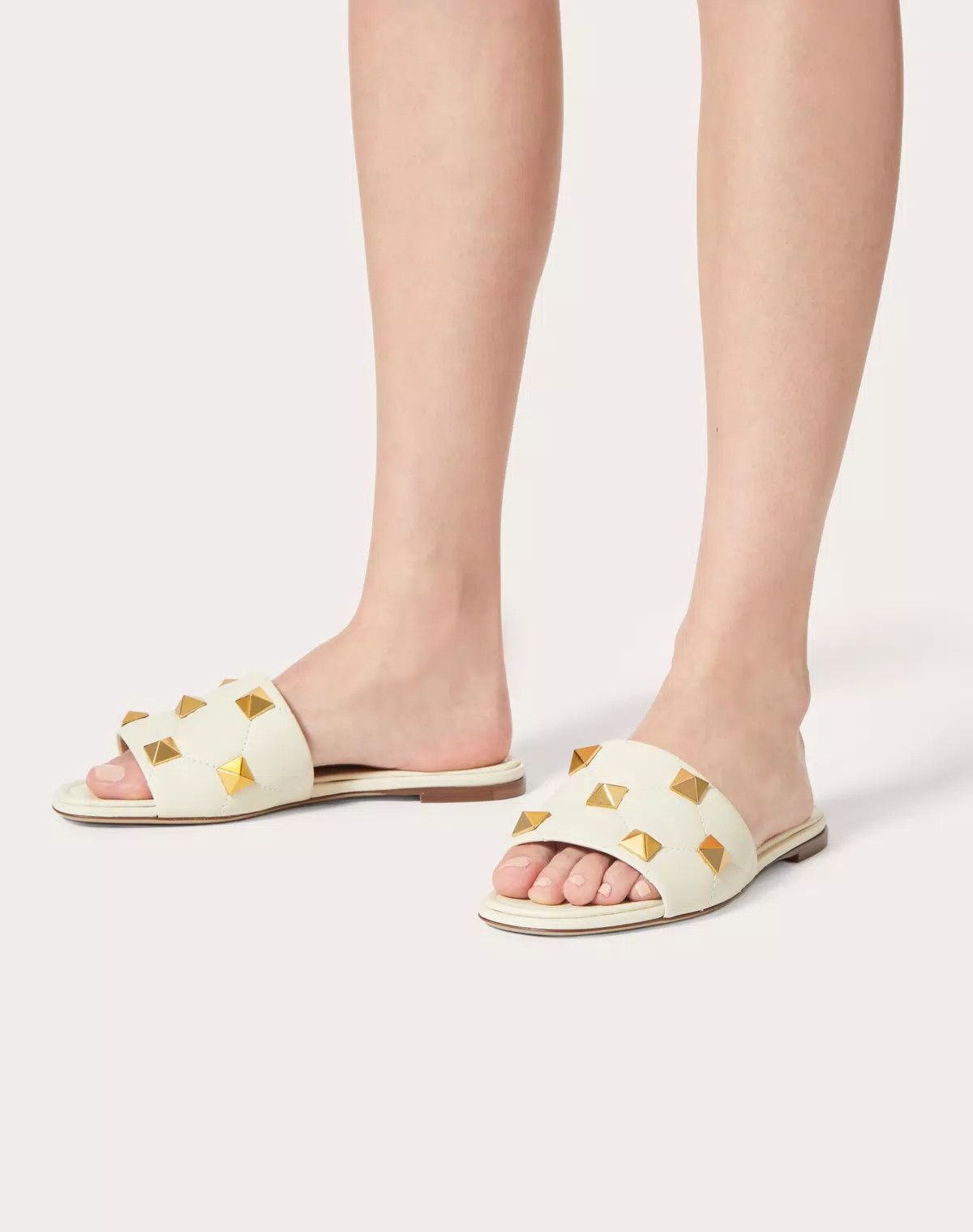 Valentino o1s1wg110625 Roman Stud Flat Slide Sandal in White Size US 10.5 / IT 40.5 - 6 Thumbnail