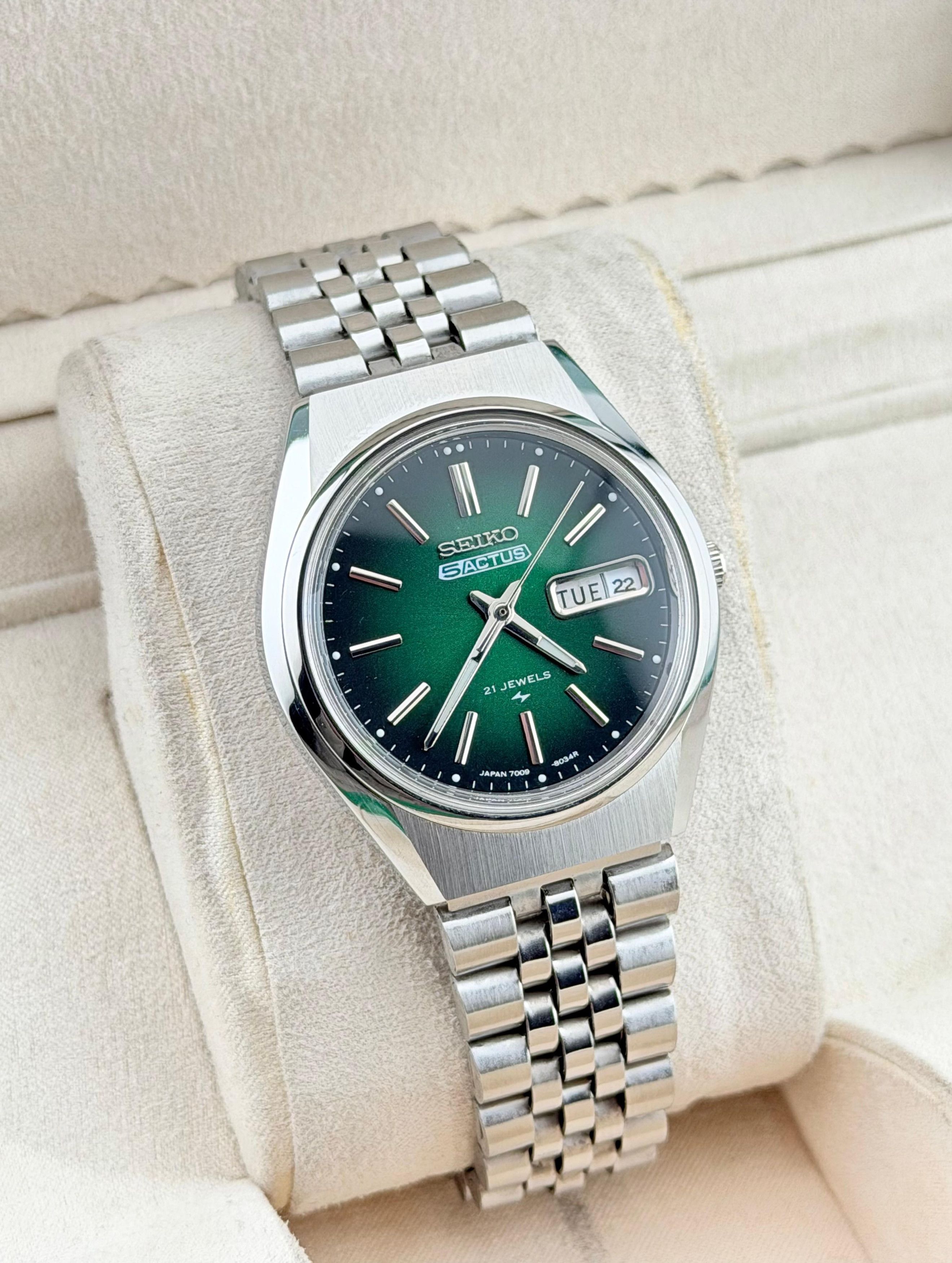 Seiko Vintage Men's Wrist Automatic Watch|Green Dial Size 36 - 6 Thumbnail