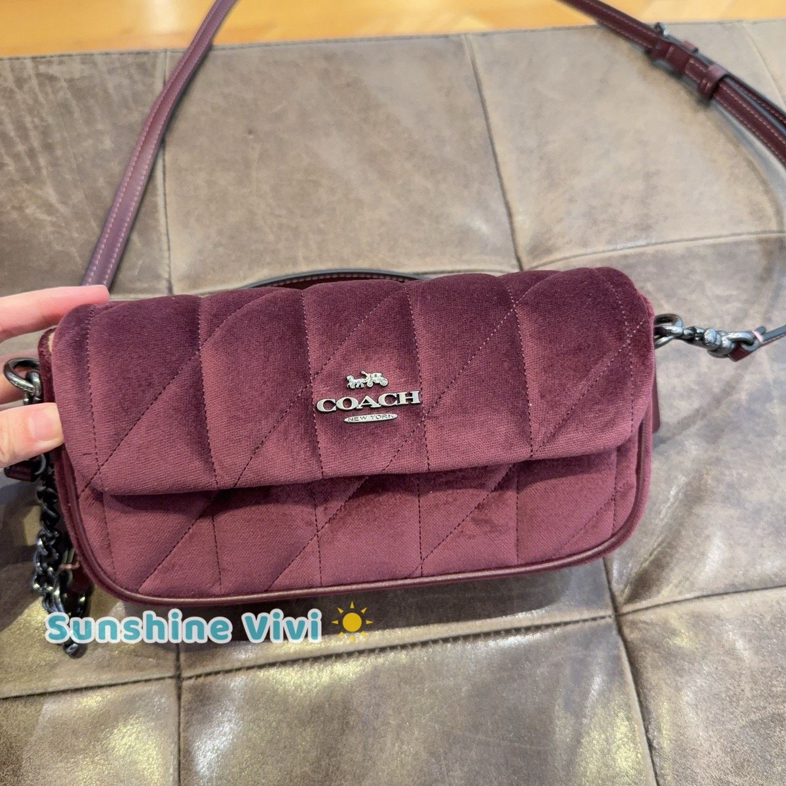 Coach NWT COACH Hailey Flap Bag Velvet Quilting Burgundy CCE13 Size ONE SIZE - 6 Thumbnail