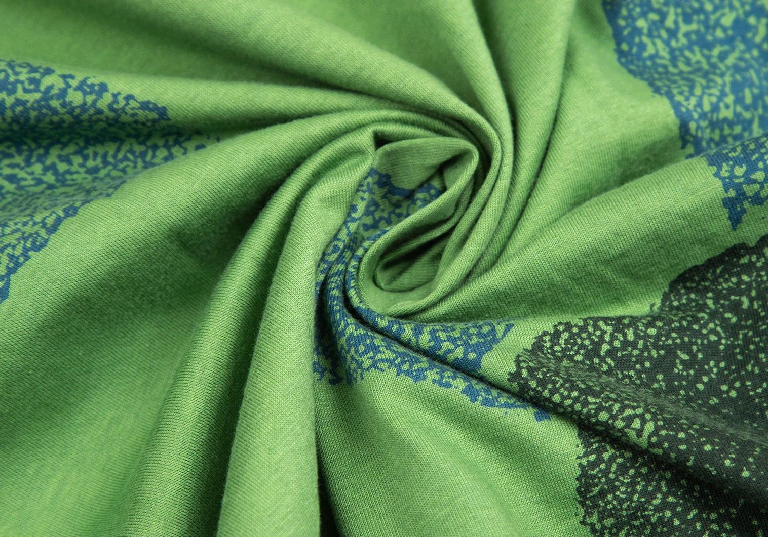 Issey Miyake Graphic Print T-Shirt in Green, Size M Size US M / EU 48-50 / 2 - 10 Thumbnail