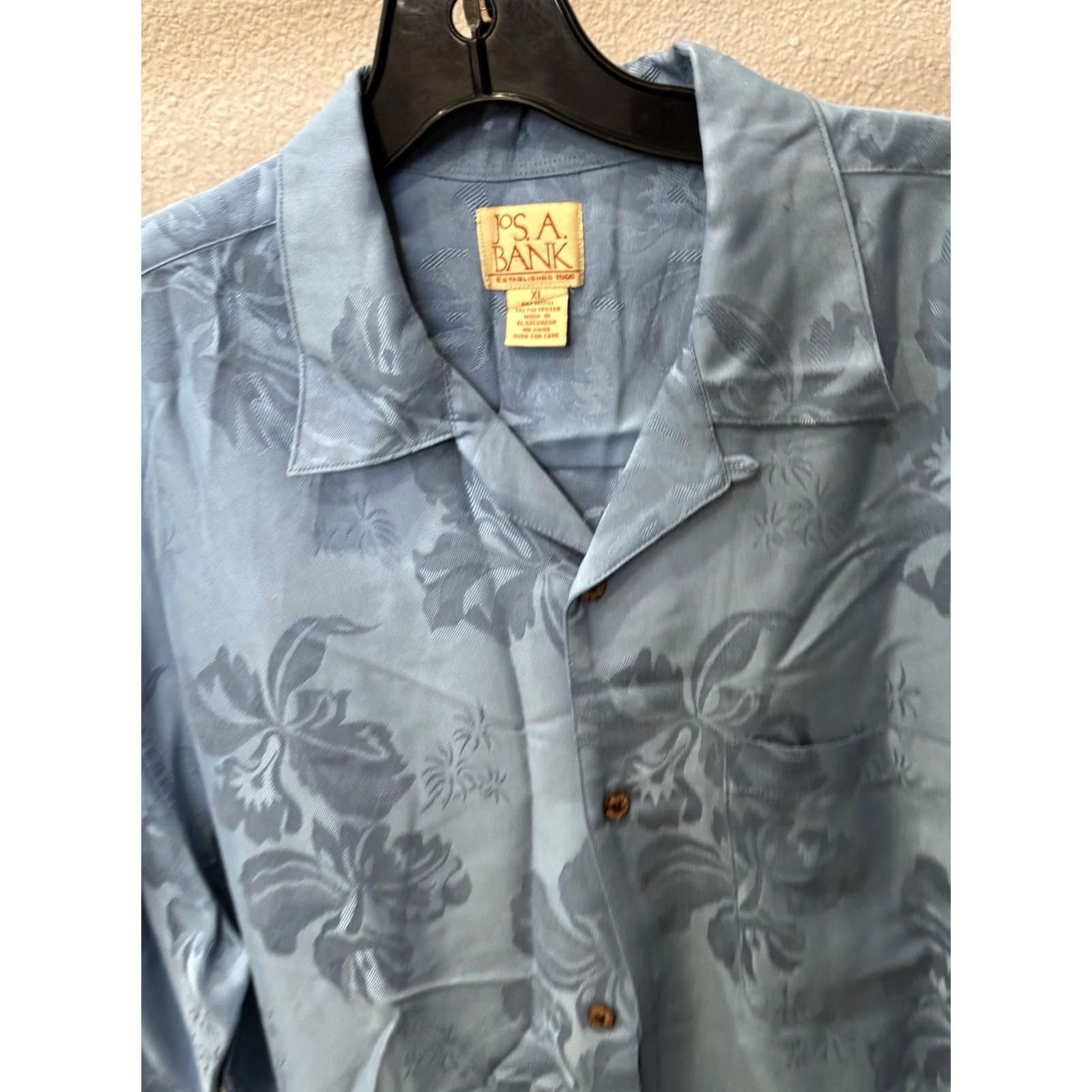 Vintage Jos A Bank Blue Floral SHORT SLEEVE BUTTON UP SHIRT XL Extra Large Poly Blend Mens Size US XL / EU 56 / 4 - 3 Thumbnail