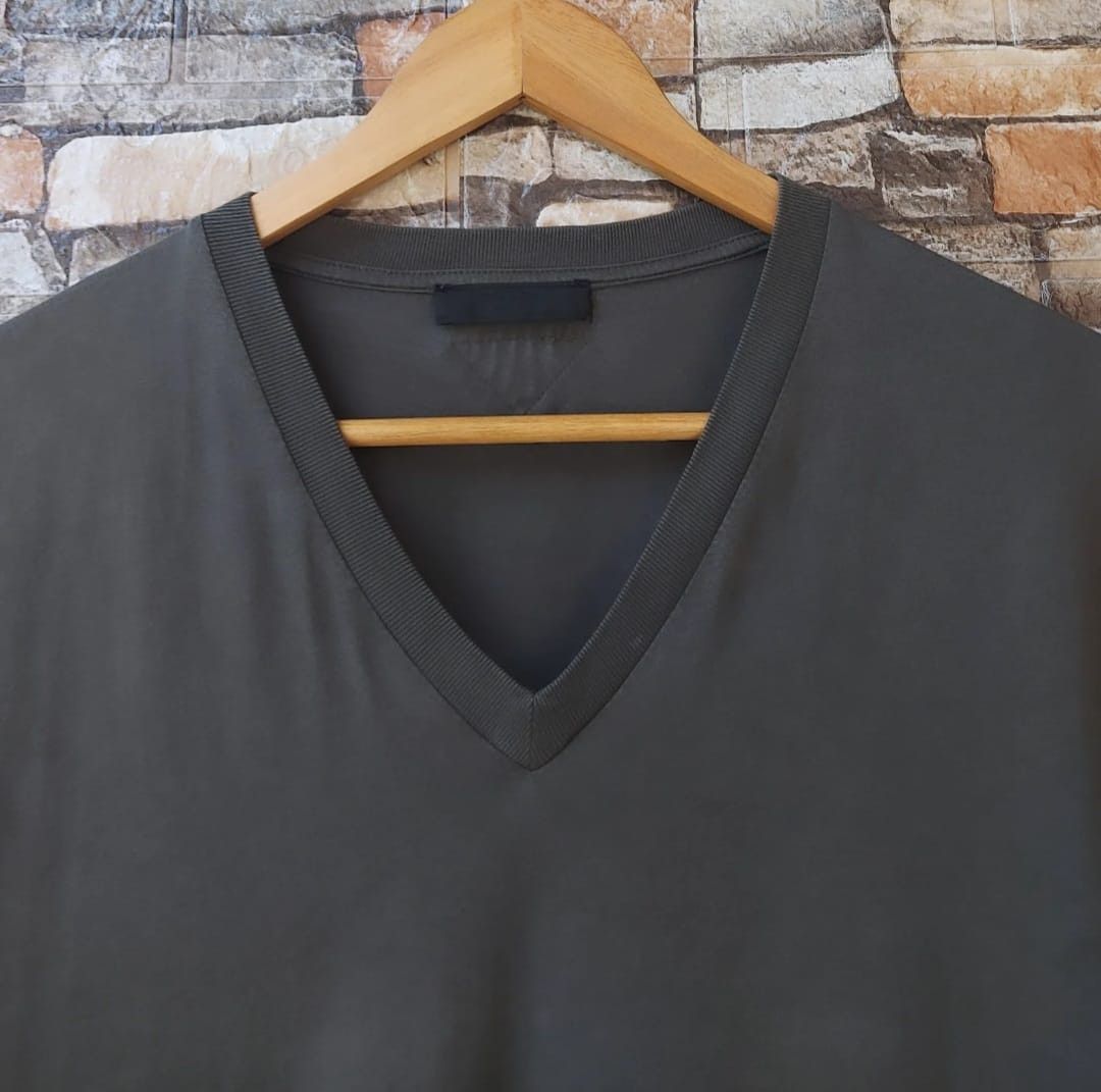Prada PRADA VNECK TSHIRT Size US M / EU 48-50 / 2 - 3 Thumbnail