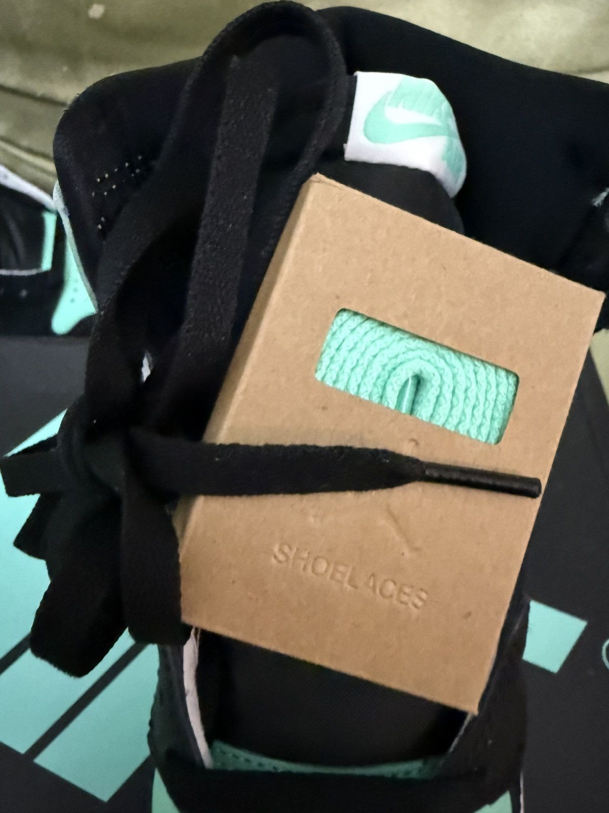 Jordan Brand Nike Jordan 1 “Green Glow” Hi, New in Box Xtra Laces 6.5y 8w Size US 6.5 / EU 39-40 - 11 Thumbnail