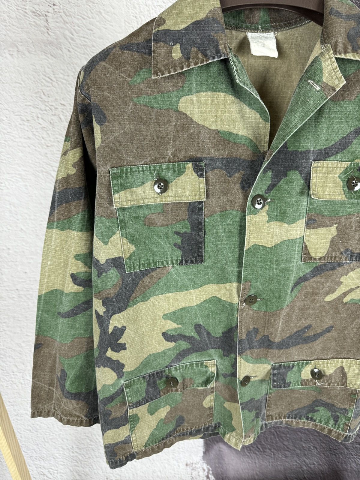 Vintage Military vintage 80s woodland us army camouflage shirt Size US S / EU 44-46 / 1 - 8 Thumbnail