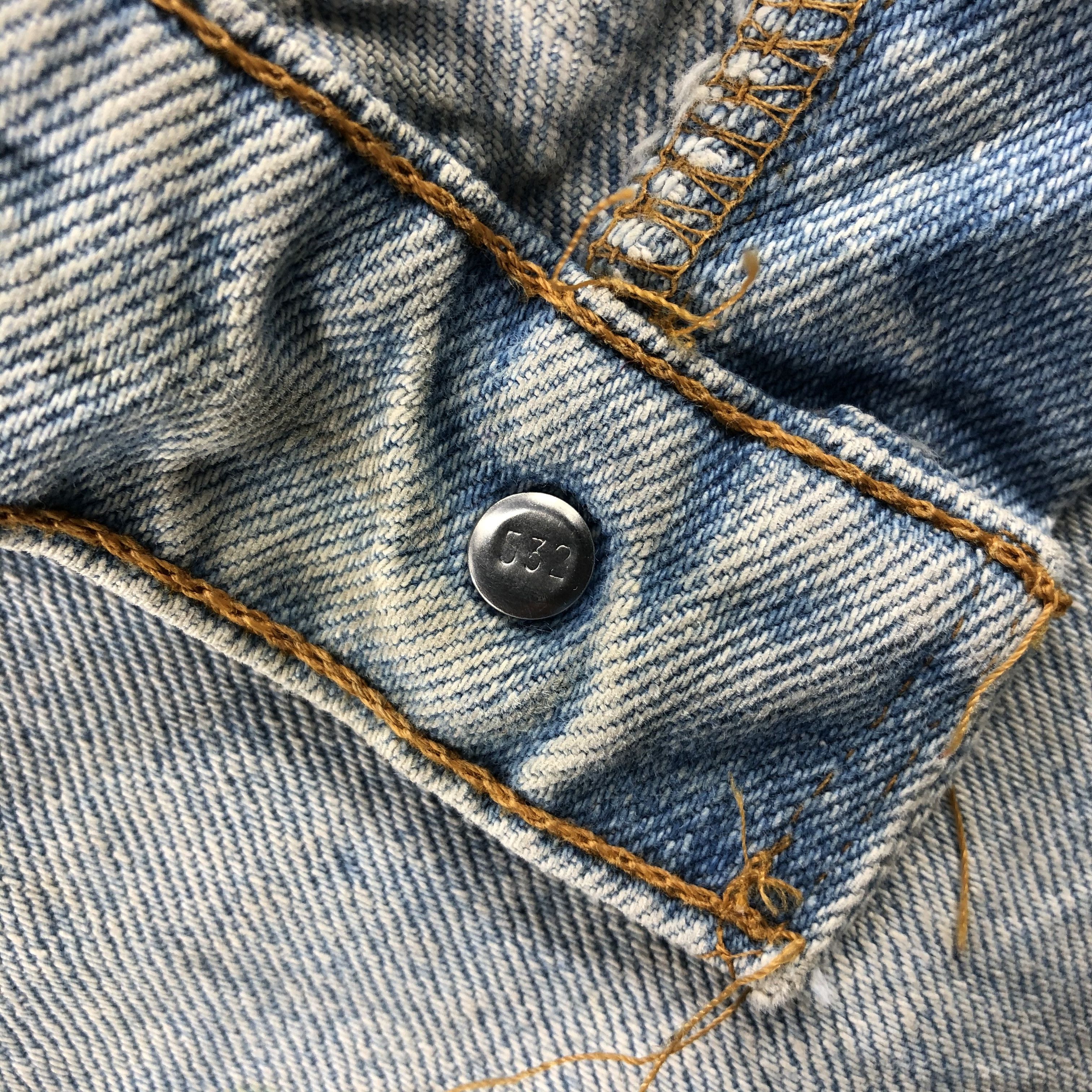 Levi's × Vintage Vintage 90s Light Wash Levis 560 Jeans-JM986 Size US 35 - 8 Thumbnail