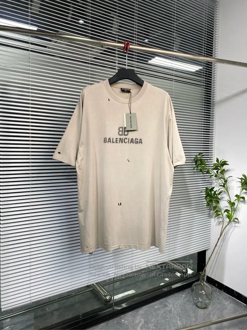 Balenciaga Balenciaga Short-sleeved T-shirt with double B mosaic, let Size US S / EU 44-46 / 1 - 1 Thumbnail