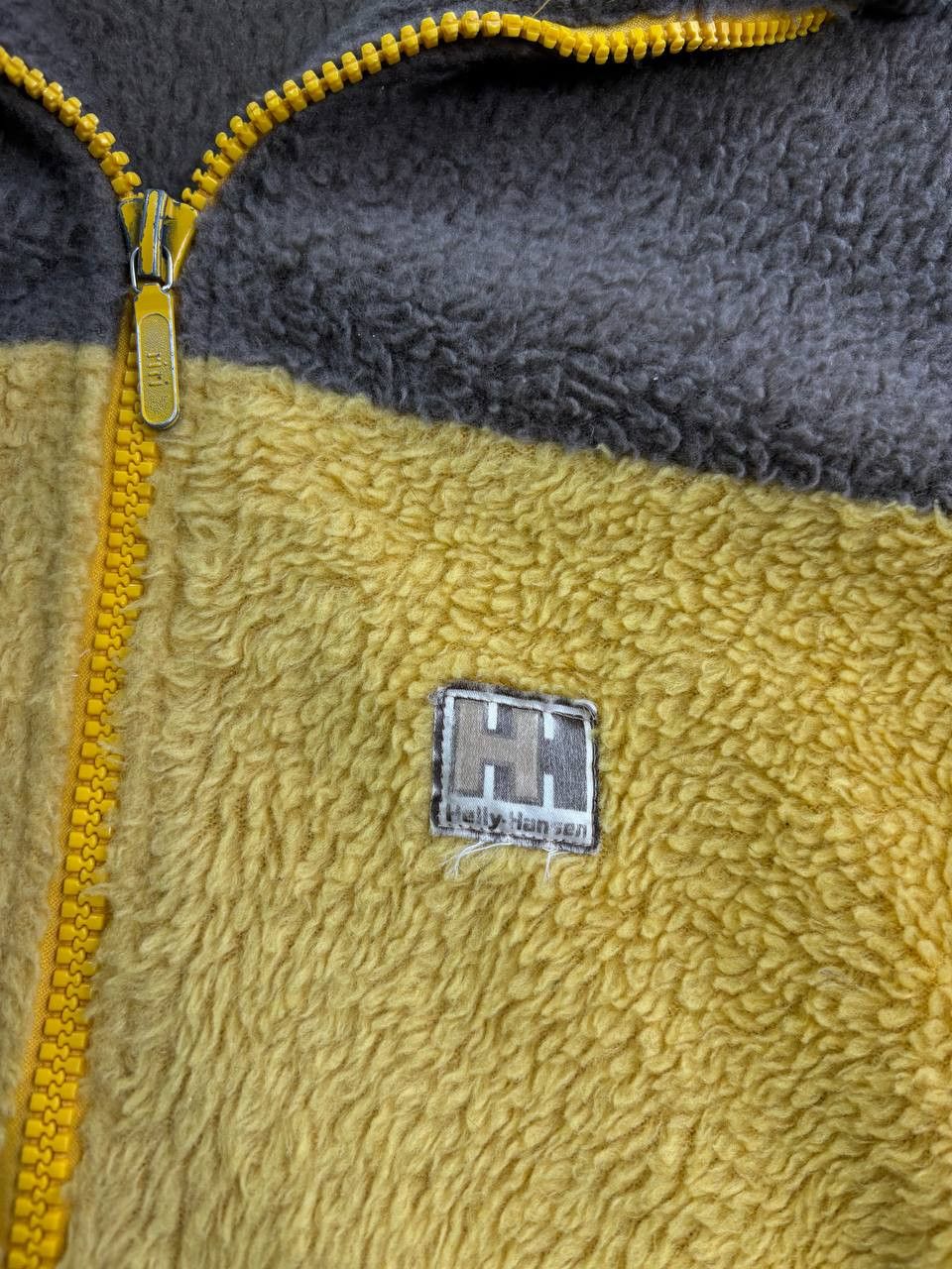 Helly Hansen Helly Hansen Vintage Distressed Fleece Teddy Sherpa Jacket Size US L / EU 52-54 / 3 - 8 Thumbnail