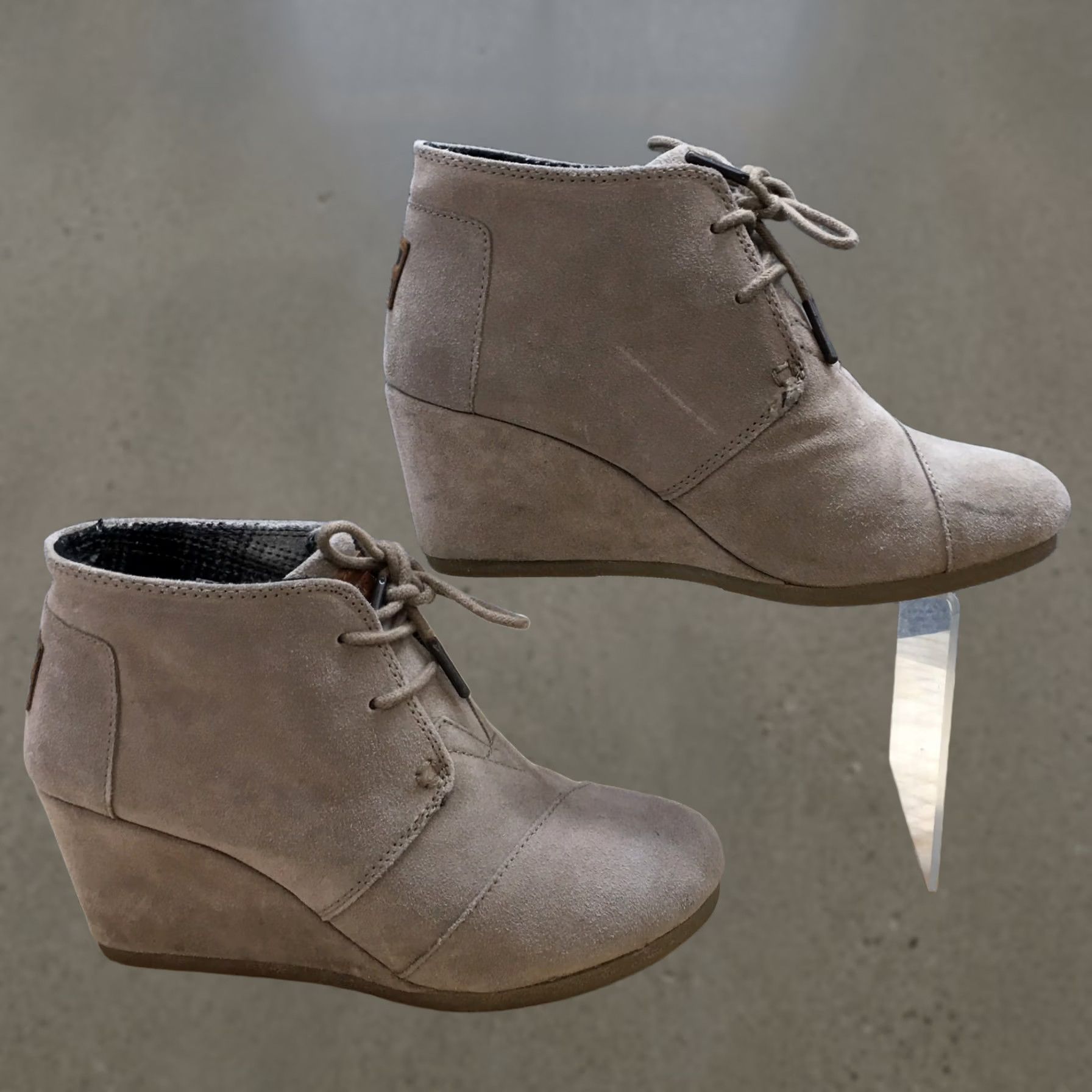 Toms TOMS Boots Womens 6 Desert Wedge Ankle Bootie Gray Suede Casual Lace Up Desert Boots 300614 Wedge Bootie Women Gray Shoes Mens? Size US 6 / IT 36 - 1 Thumbnail