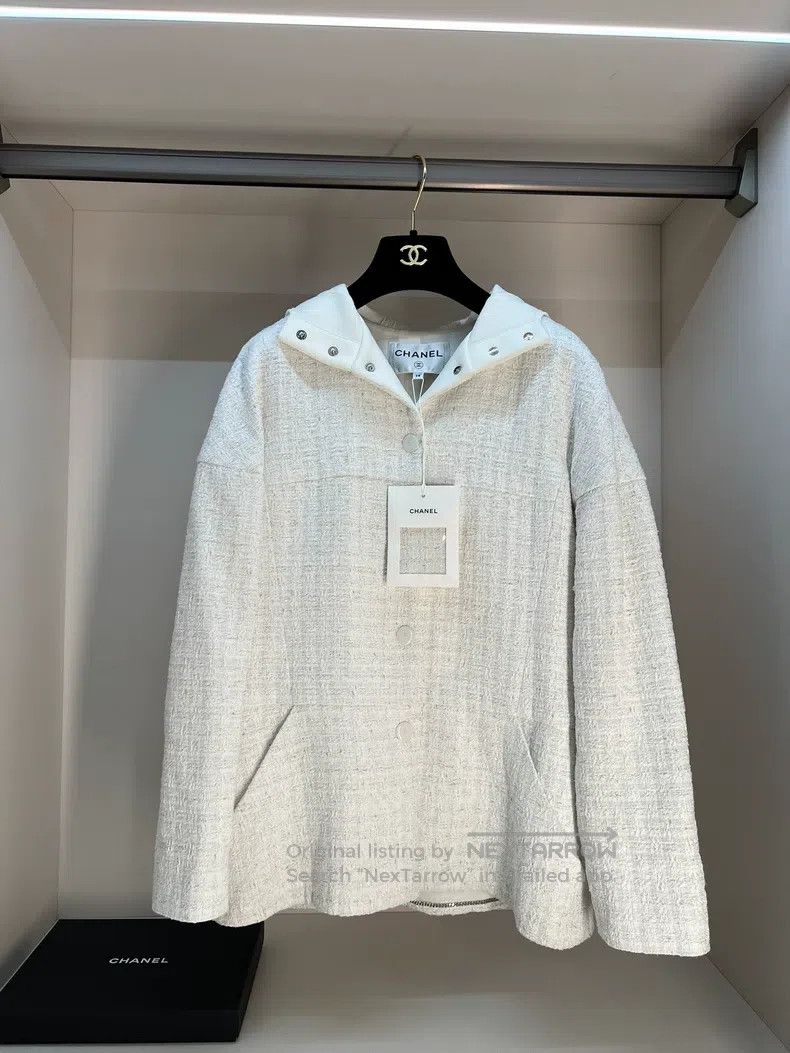 Chanel Chanel 25c white hat jacket Size XS / US 0-2 / IT 36-38 - 1 Thumbnail