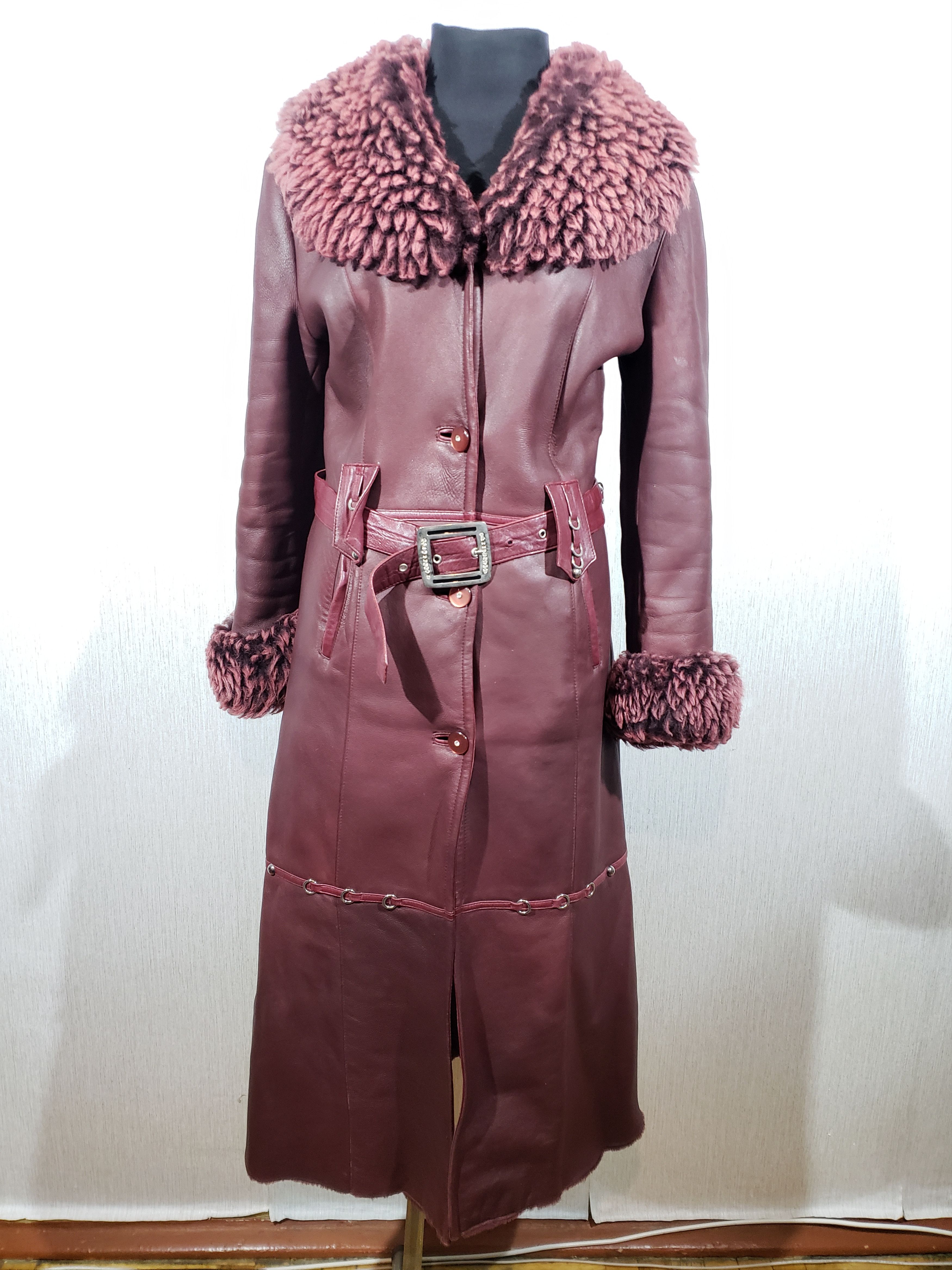 Other Stylish burgundy sheepskin coat with a warm fluffy collar. Size L / US 10 / IT 46 - 1 Thumbnail