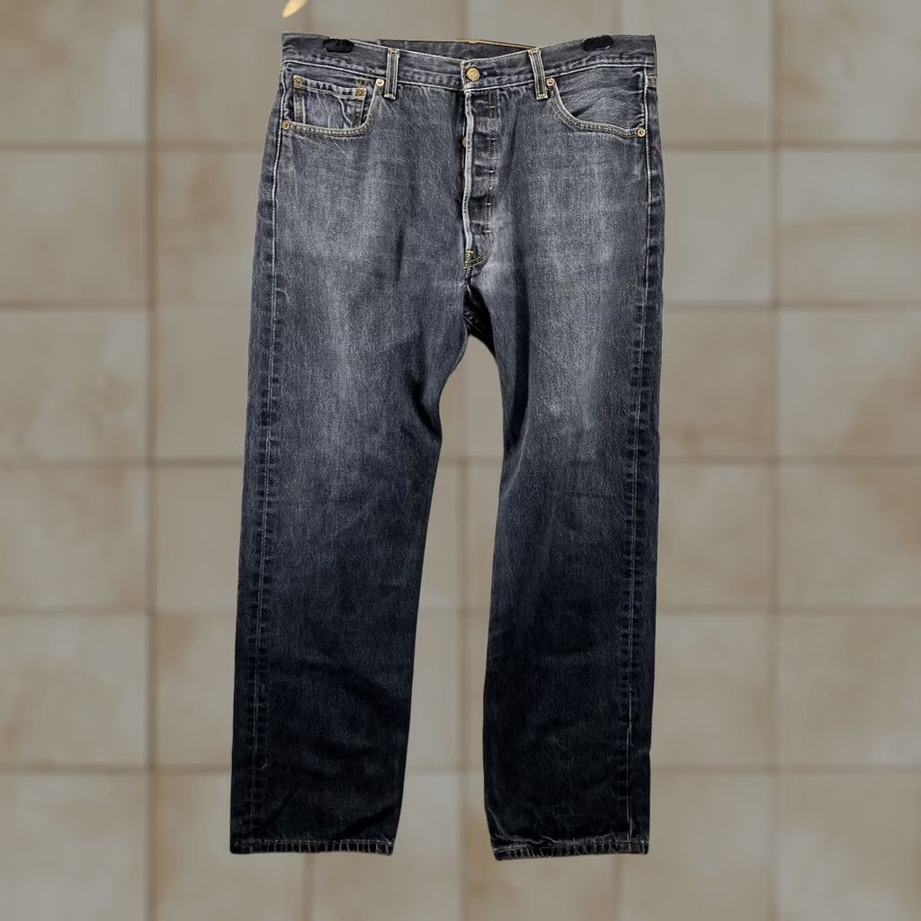 Levi's VINTAGE Levi's 501 Jeans Men’s 36x30 Black Faded Denim Button Fly 5-Pocket Straight Grunge 90s USA Leather Logo (If exact brand text allowed) Size US 36 / EU 52 - 1 Thumbnail