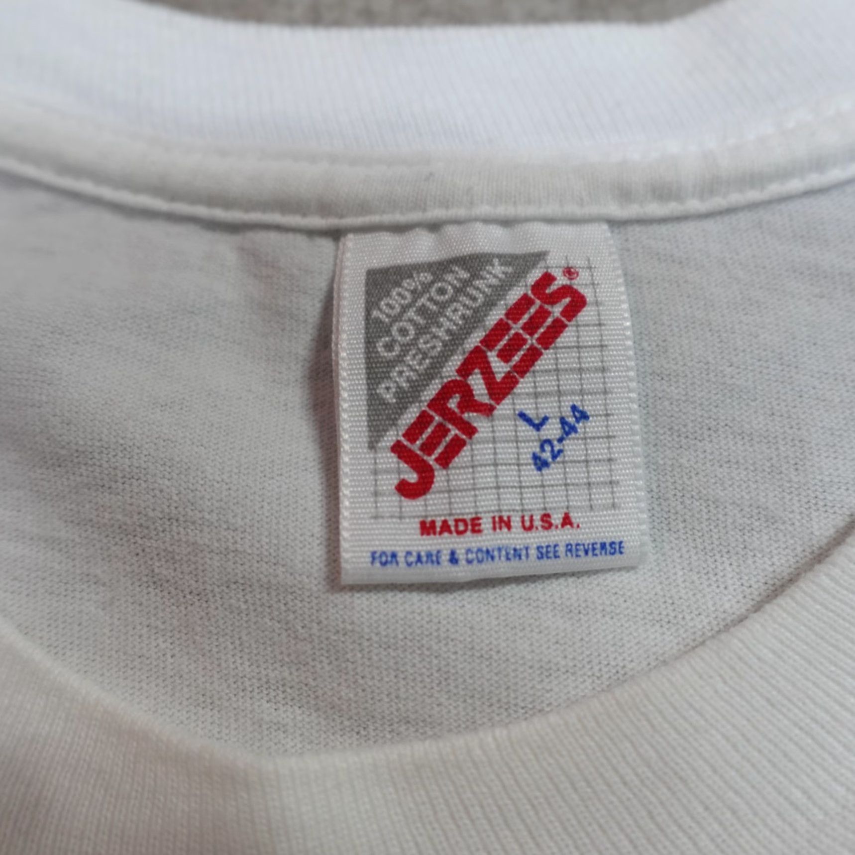 Vintage VINTAGE UNH Shirt Medium White Pocket Jerzees University of New Hampshire Shirt Mens M White Jersey Cotton 90s University Theme Pocket Size US M / EU 48-50 / 2 - 3 Thumbnail