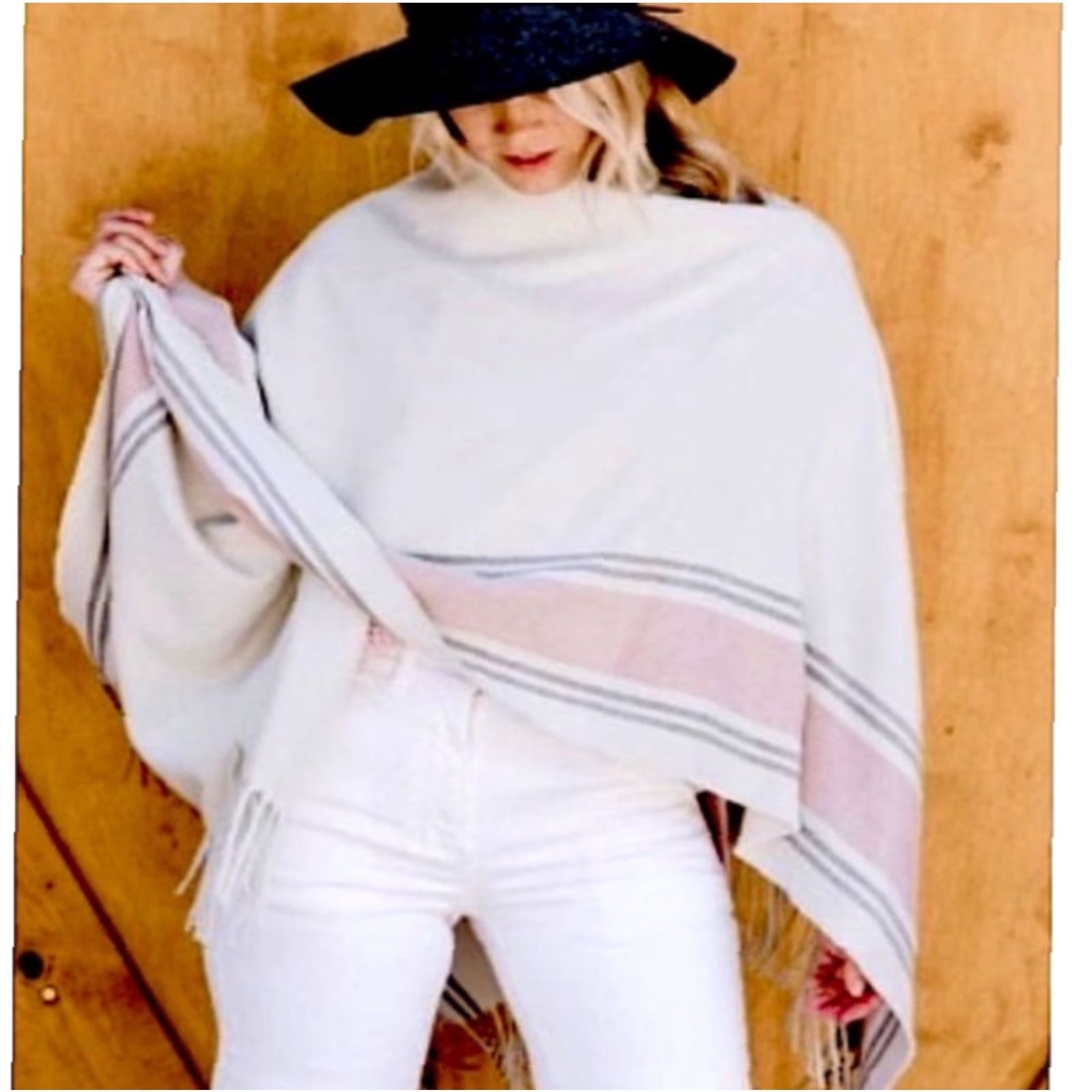 Vintage VINTAGE Causebox Siizu Womens |OS| Cream/Pink/Gray Fringed Trim Poncho Wrap NWT Size ONE SIZE - 3 Thumbnail