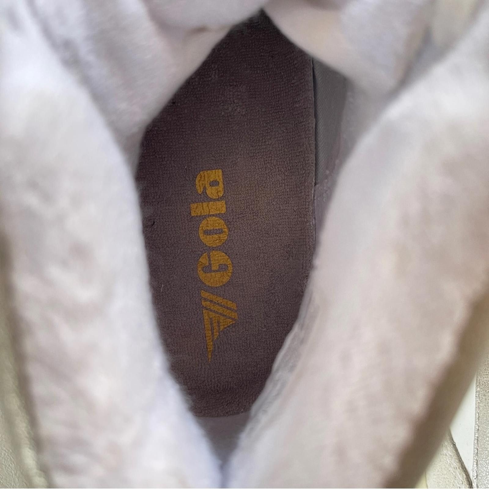 Gola Gola White and Silver High-Top Women's Sneakers in size 6 Size US 6 / IT 36 - 6 Thumbnail