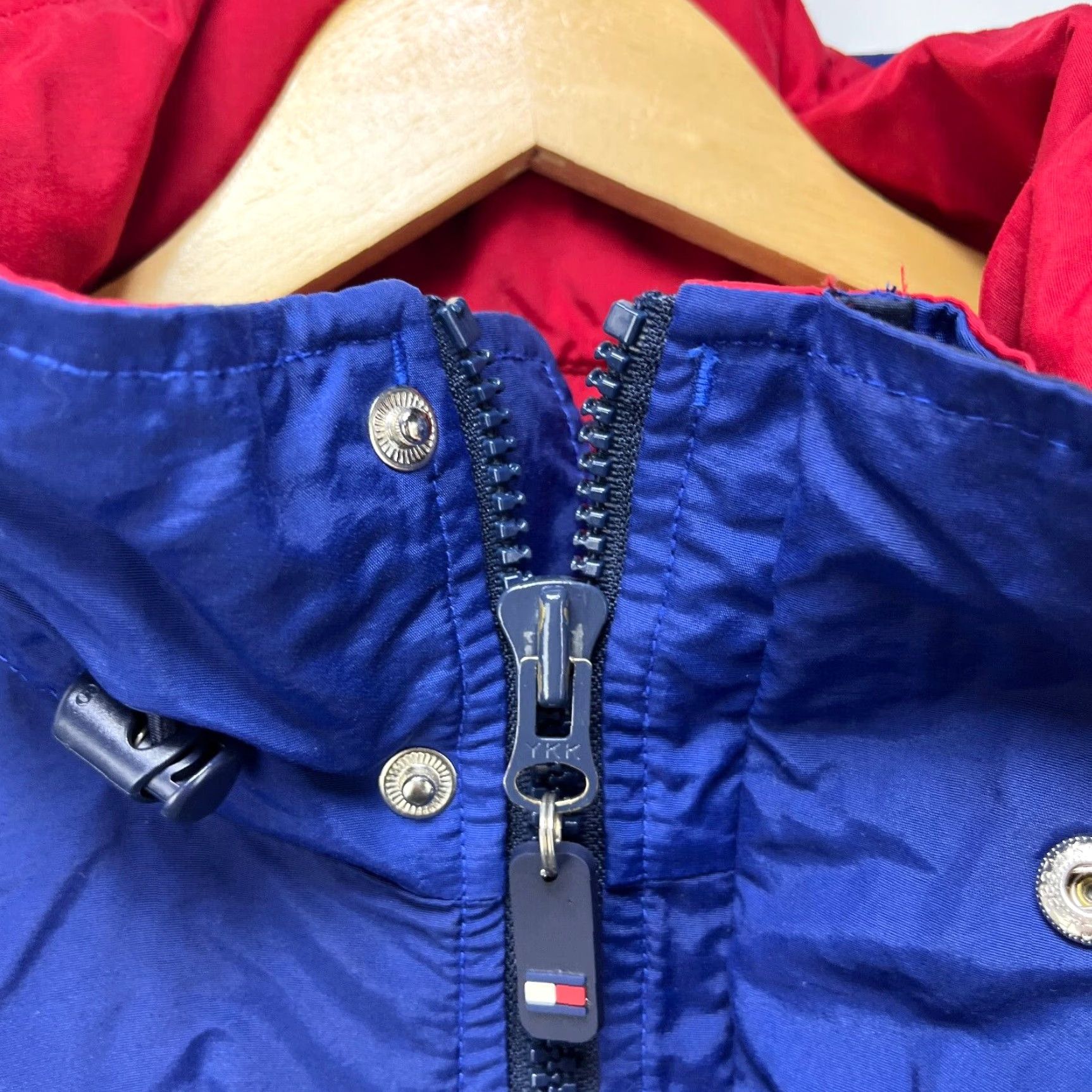 Tommy Hilfiger VINTAGE Tommy Hilfiger Windbreaker Hooded Jacket L Men Blue 90s Windbreaker Hooded Mens 90s Tommy Hilfiger Windbreaker Jacket L Blue Mens Size US L / EU 52-54 / 3 - 7 Thumbnail