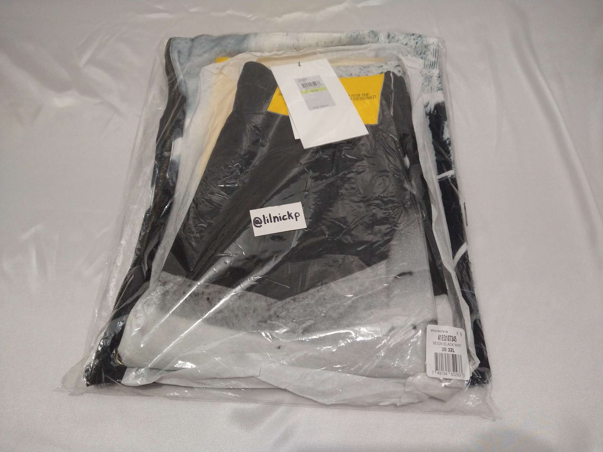 Calvin Klein 205W39NYC EST. 1978 Straight Leg Moon Landings Jeans Size US 30 / EU 46 - 11 Thumbnail