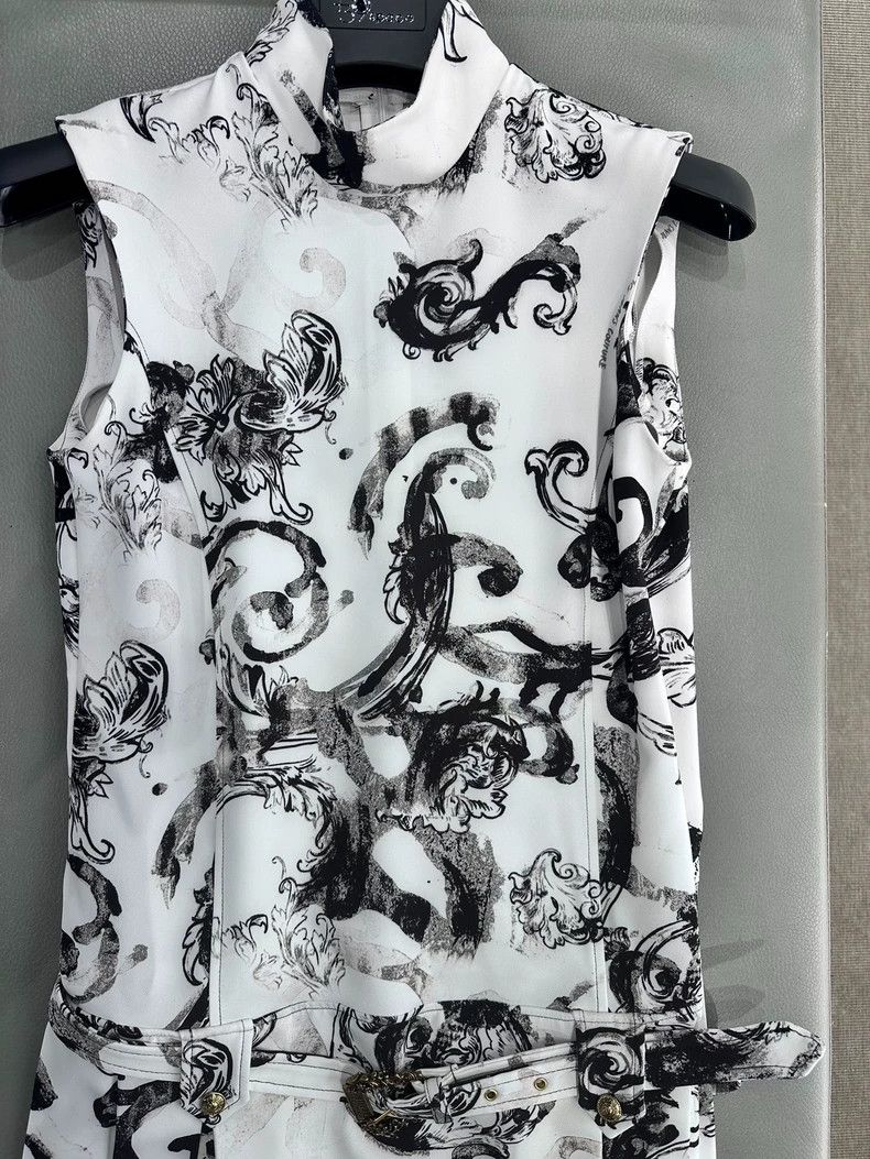 Versace Versace Low-waisted dress Size M / US 6-8 / IT 42-44 - 2 Thumbnail