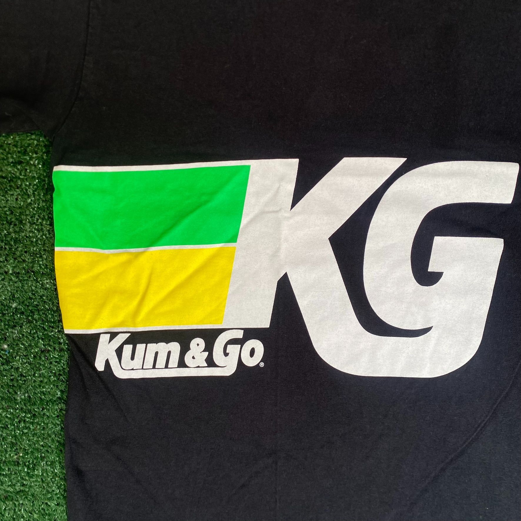 Vintage Vintage Y2K Kum & Go Shirt Black Store Logo Tee Size US XL / EU 56 / 4 - 3 Thumbnail