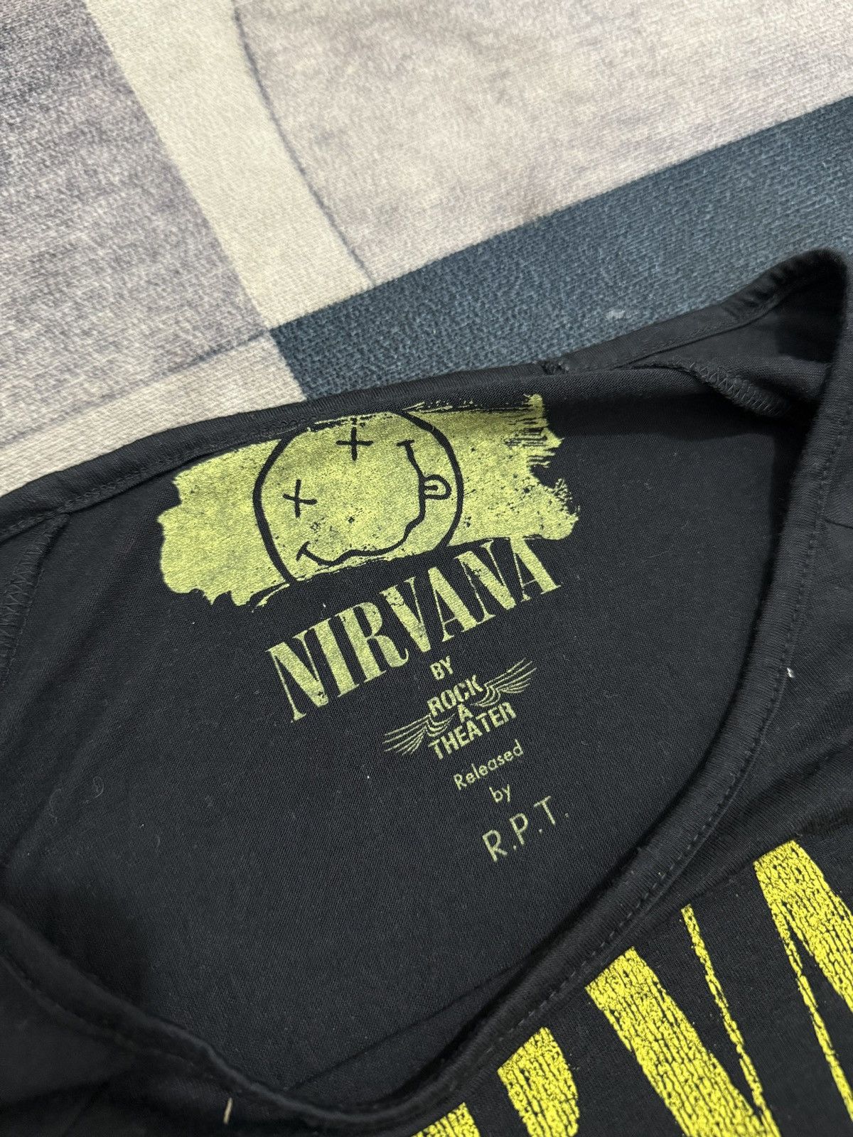 Nirvana NIRVANA BY ROCK A THEATER TSHIRT Size M / US 6-8 / IT 42-44 - 8 Thumbnail