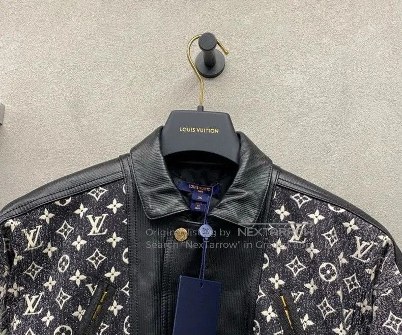 Louis Vuitton Louis Vuitton Logo Print Bomber Jacket. Size US XS / EU 42 / 0 - 5 Thumbnail
