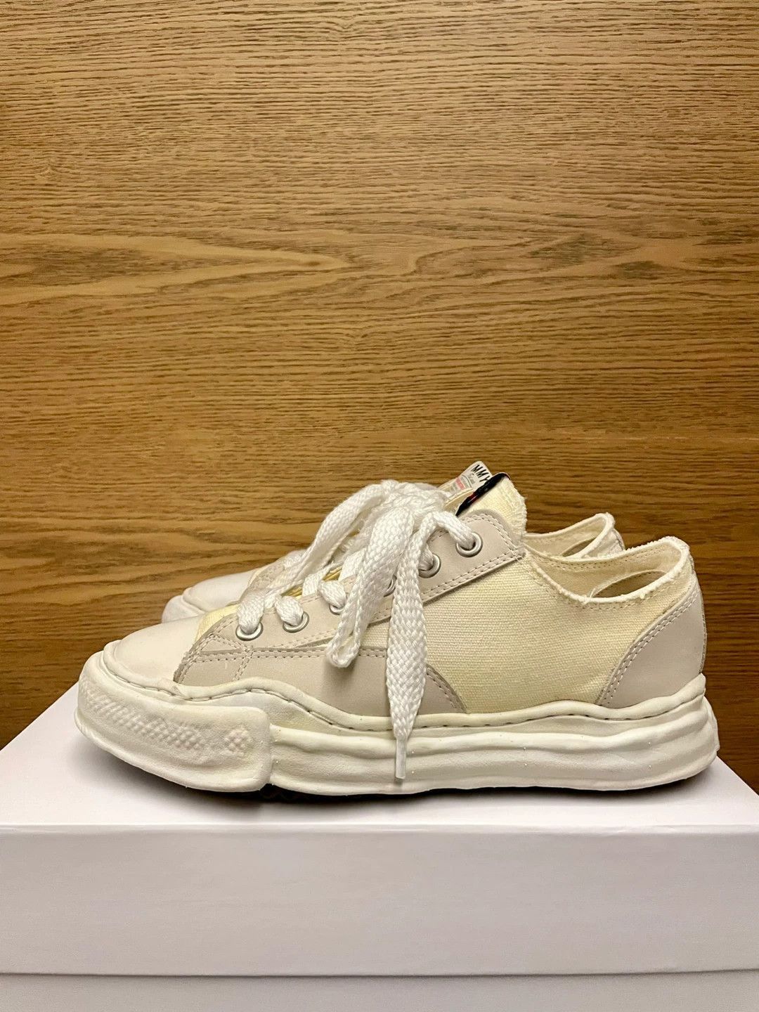 Maison MIHARA YASUHIRO Beige Low-Top Canvas Sneakers Size 8 Size US 8 / EU 41 - 1 Thumbnail