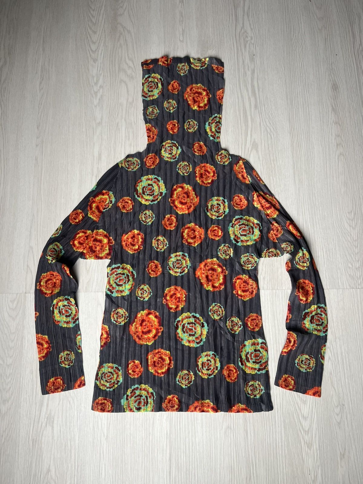 Pleats Please Issey Miyake Rare Pleats Please Issey Miyake Roses High Neck Size XL / US 12-14 / IT 48-50 - 1 Thumbnail