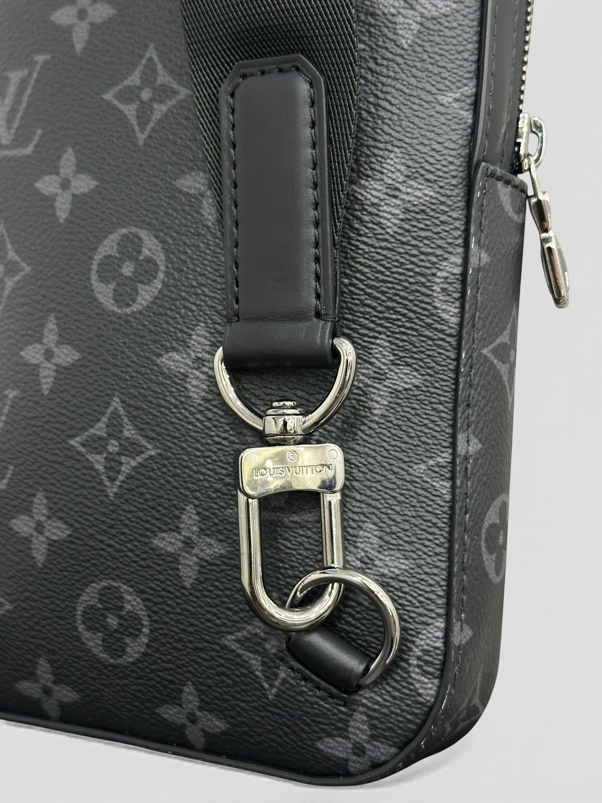 Louis Vuitton Louis Vuitton Avenue Slingbag PM Size ONE SIZE - 5 Thumbnail