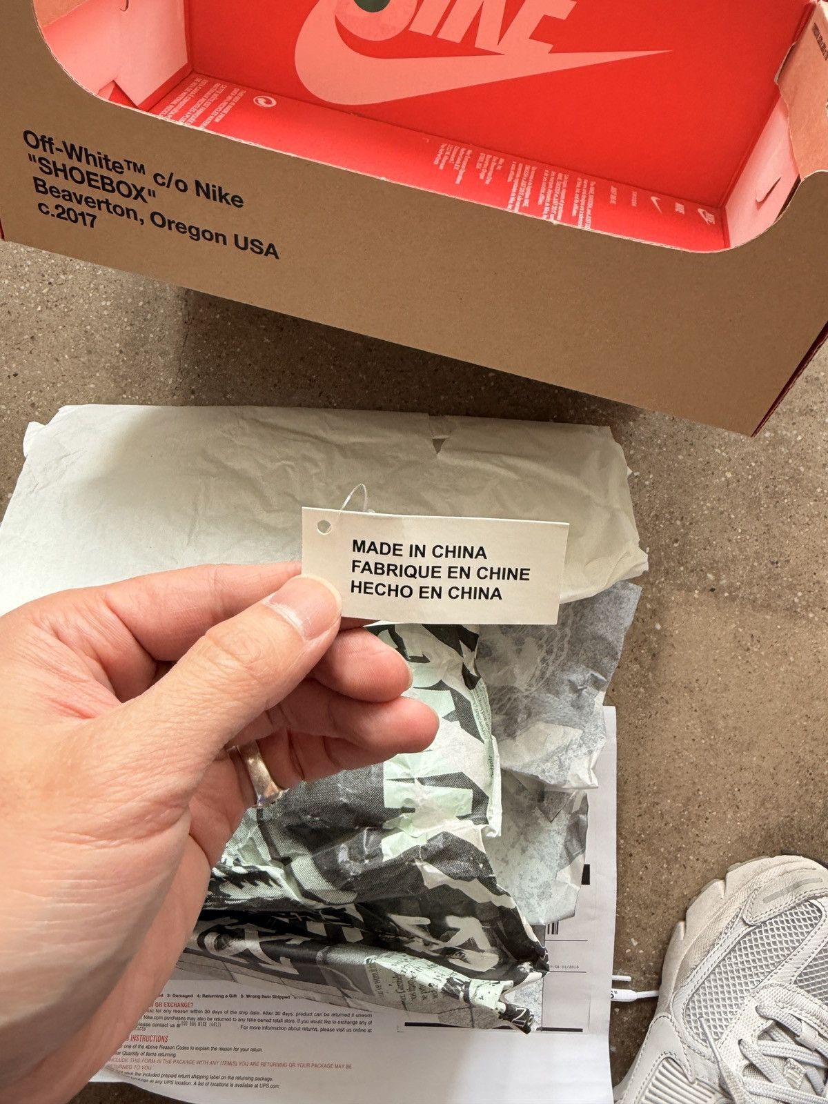 Nike × Off-White OG off white presto very clean Size US 8 / EU 41 - 14 Thumbnail