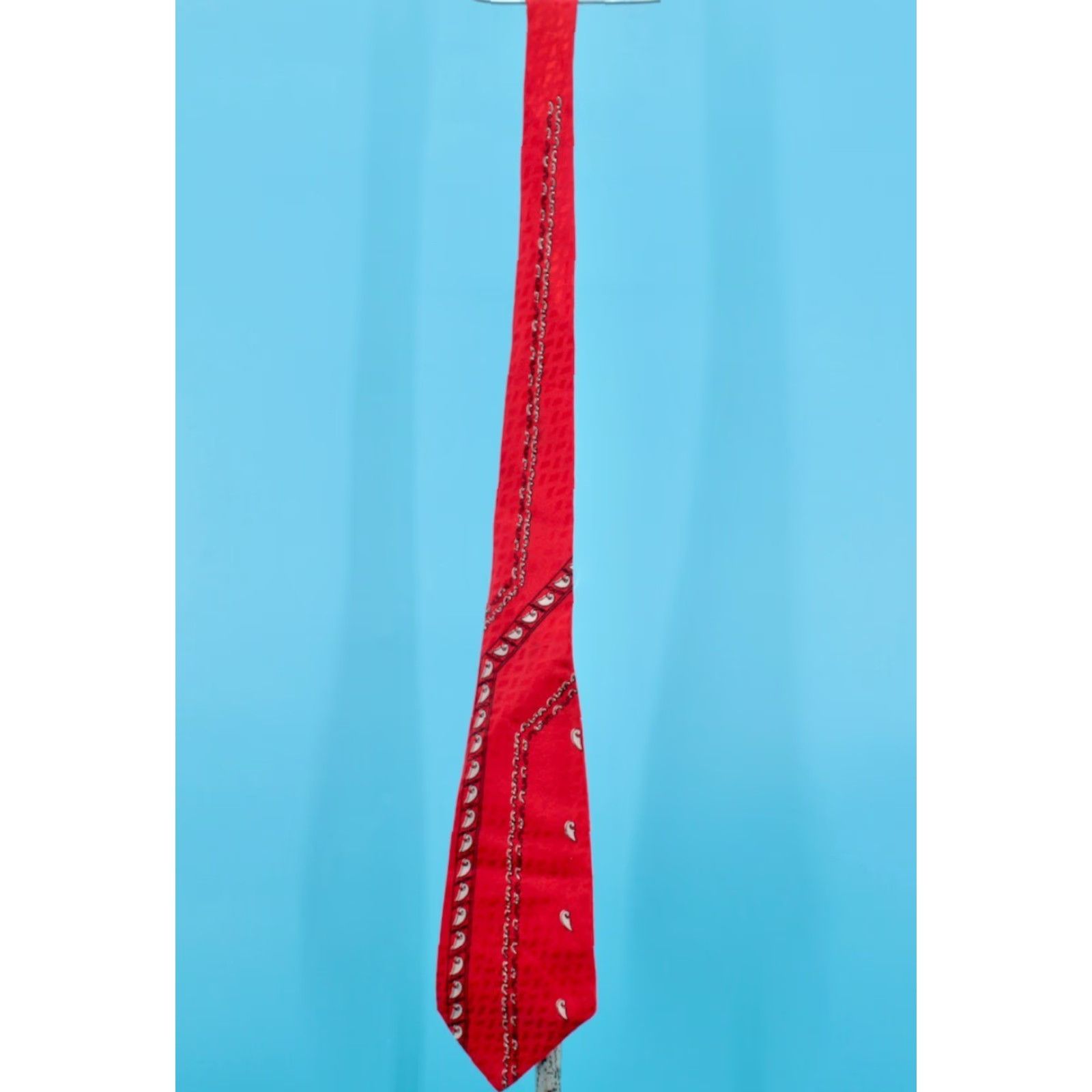Vintage VTG Men’s 1940s Red Necktie 40s Tie Shirt Adult Mens Red 1940s VTG Neck Tie 1940s Red Tie Size ONE SIZE - 3 Thumbnail