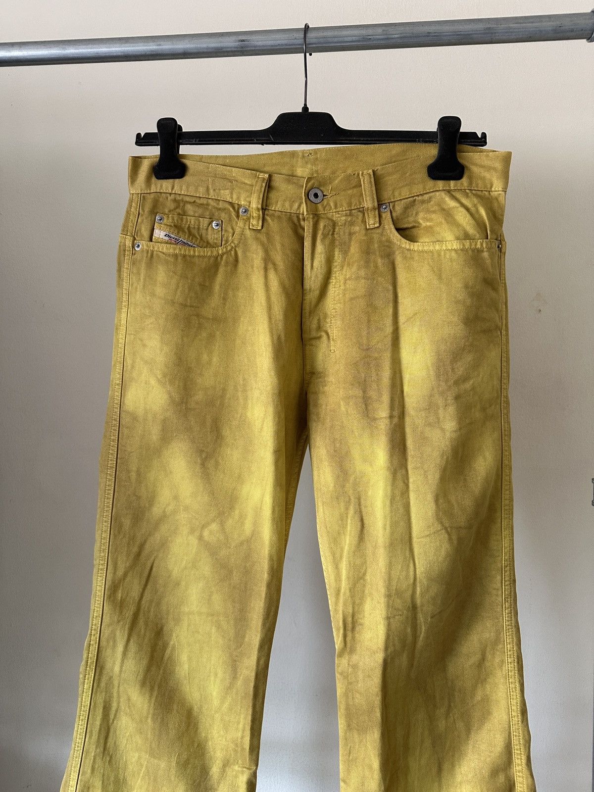 Diesel 2000s Diesel Dirty Stain Yellow flare Jeans Size US 32 / EU 48 - 4 Thumbnail