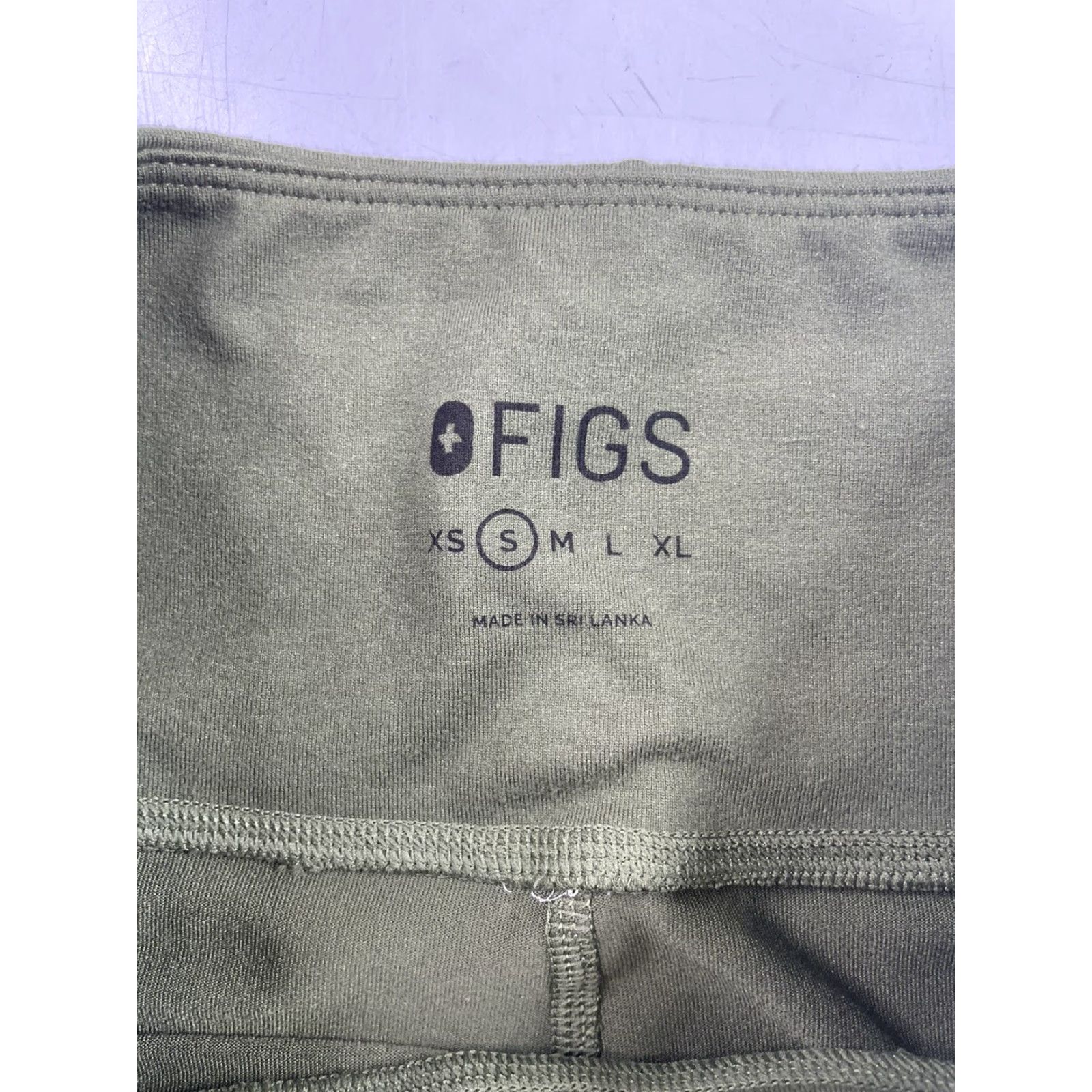 Vintage FIGS Leggings Women's Small Green Side Pockets 300 High Waist Performance Activewear Gym Pilates Yoga 27in inseam 36.5in total length Compression Size 28" / US 6 / IT 42 - 2 Thumbnail