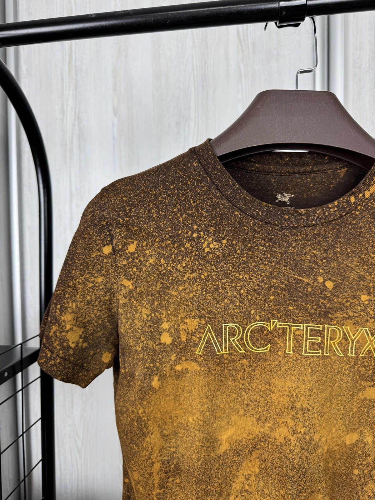 Arc'teryx Arcteryx women’s tie dye faded ss tee shirt double logo Size S / US 4 / IT 40 - 2 Thumbnail