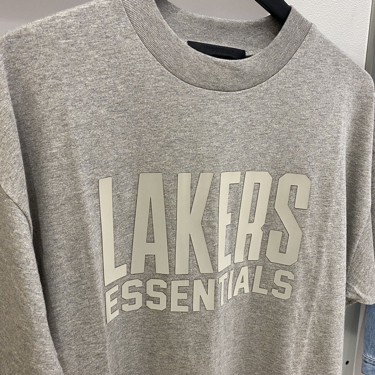 Essentials × NBA Fear of God Essentials x NBA Lakers Tee Warm Heather Size US S / EU 44-46 / 1 - 2 Thumbnail