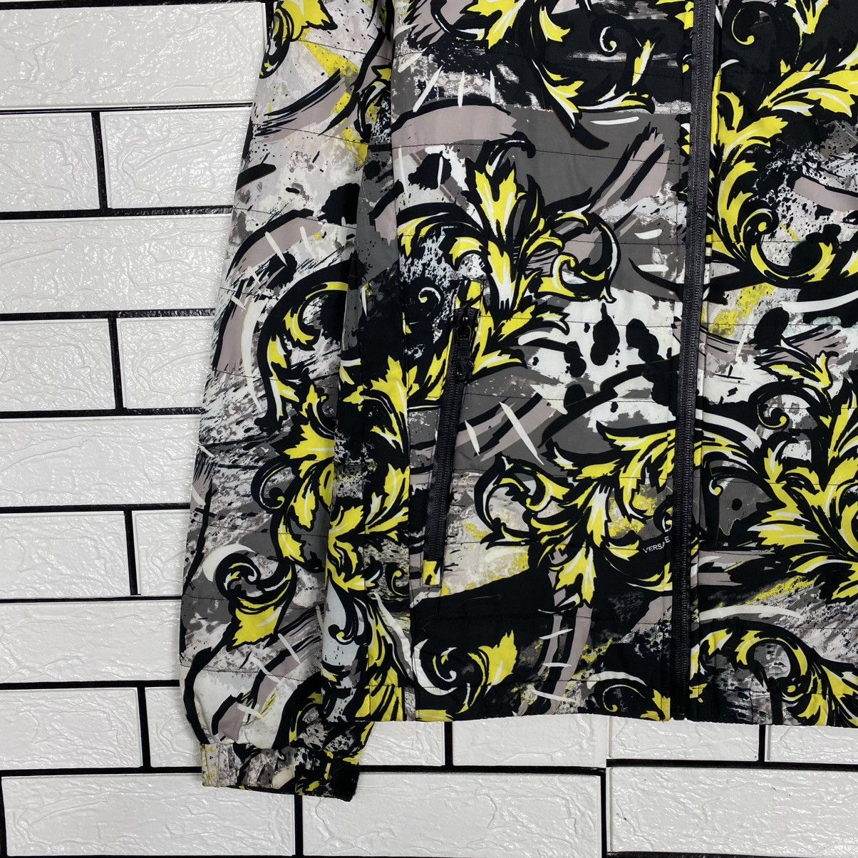 Versace 🔥VINTAGE ZIPPER LIGHT PUFFER JACKET VERSACE JEANS Size US M / EU 48-50 / 2 - 4 Thumbnail
