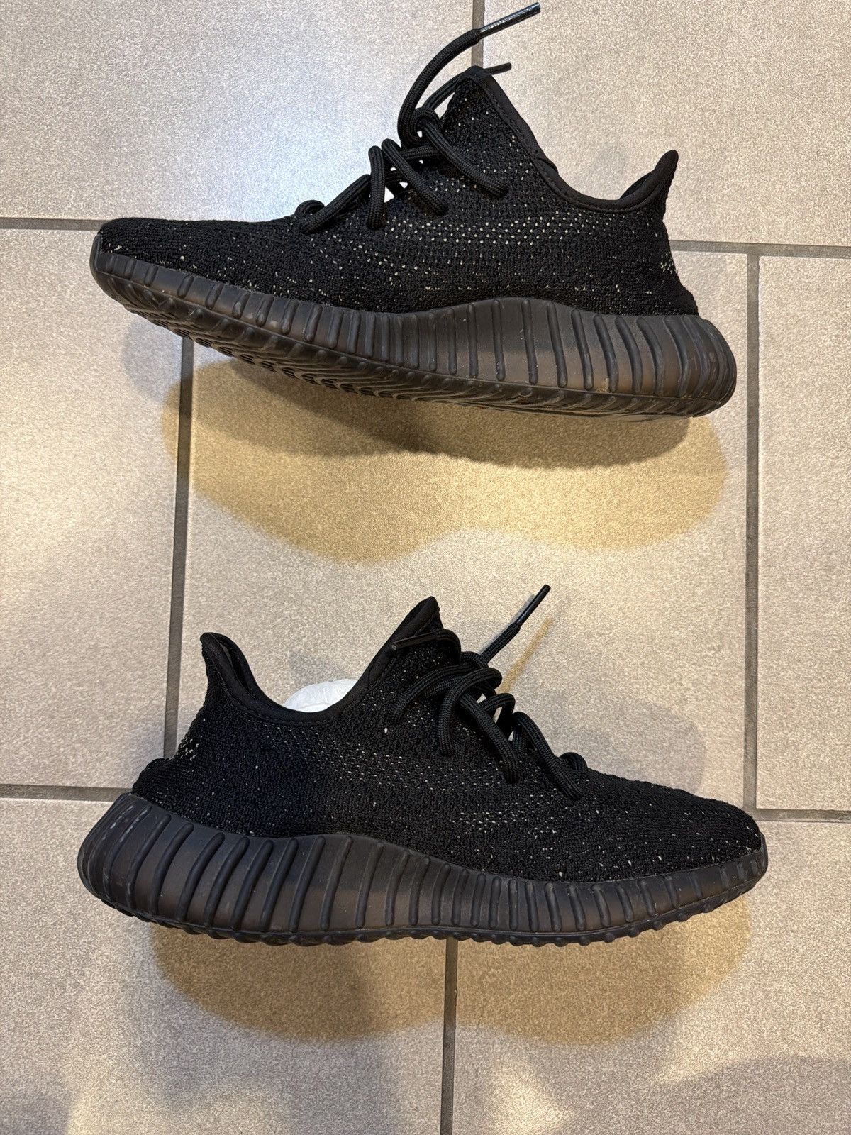 Yeezy Yeezy 350 V2 Oreo Size US 8 / EU 41 - 1 Thumbnail