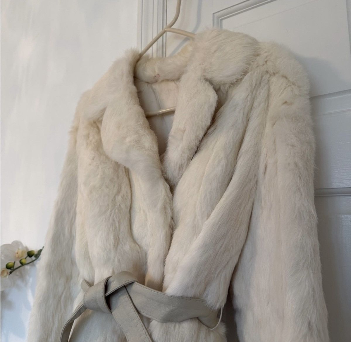 Vintage Vintage 70s Ivory Rabbit Fur Belted Coat (M) Size M / US 6-8 / IT 42-44 - 9 Thumbnail