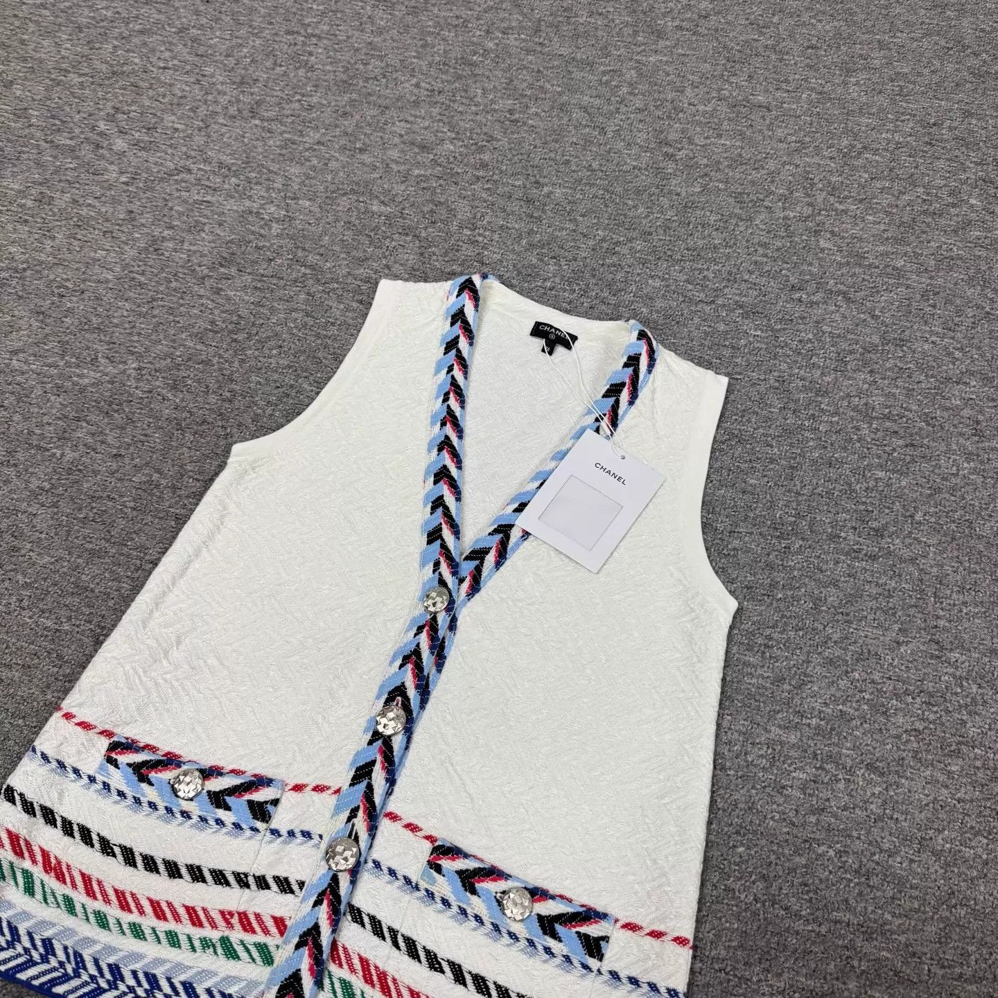 Chanel Chanel white striped V-neck sleeveless knit cami Size XS / US 0-2 / IT 36-38 - 3 Thumbnail