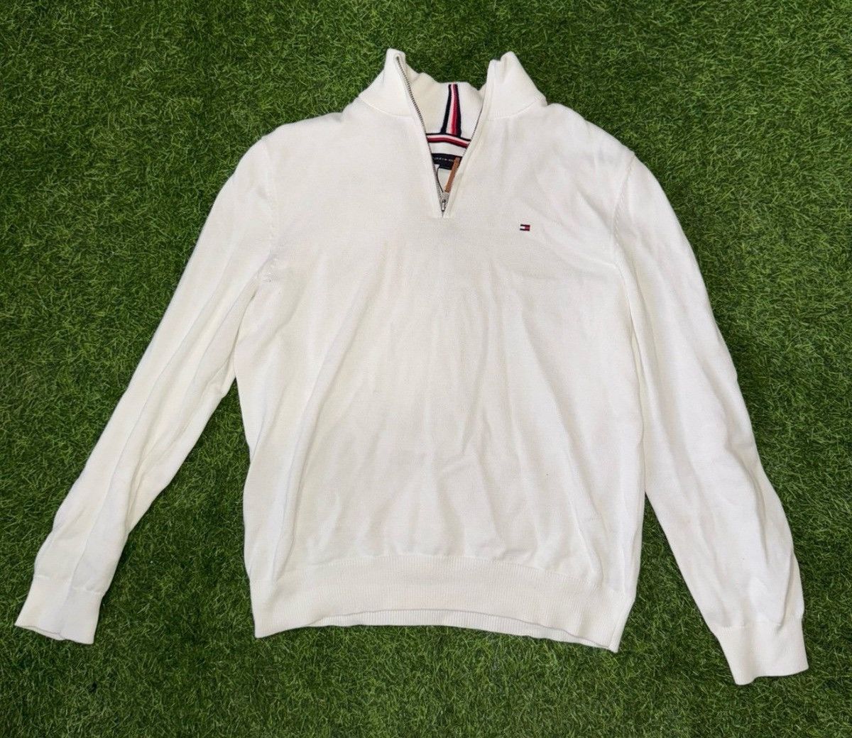 Tommy Hilfiger × Vintage Tommy Hilfiger White Long Sleeve Sweater Size large soft Size US L / EU 52-54 / 3 - 1 Thumbnail