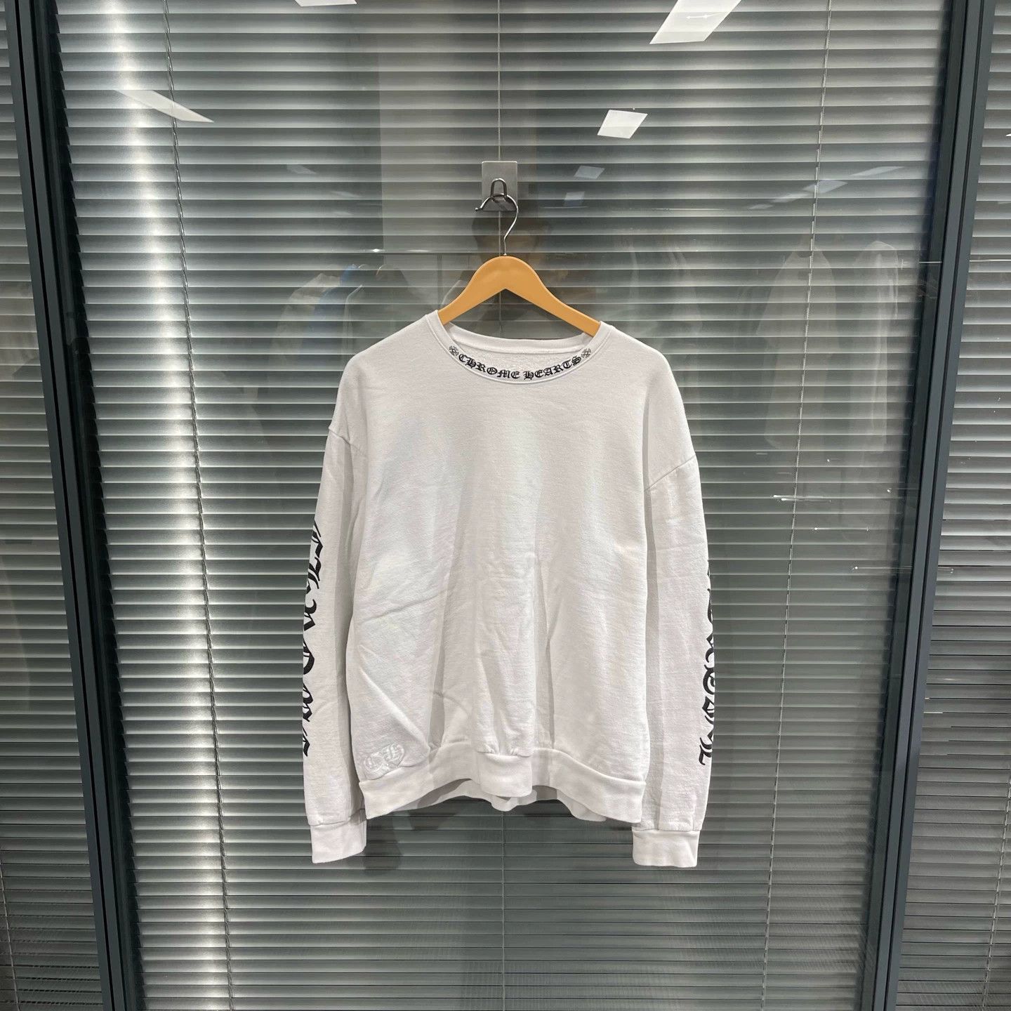 Chrome Hearts White Long Sleeve Graphic Print Shirt Size US S / EU 44-46 / 1 - 1 Thumbnail