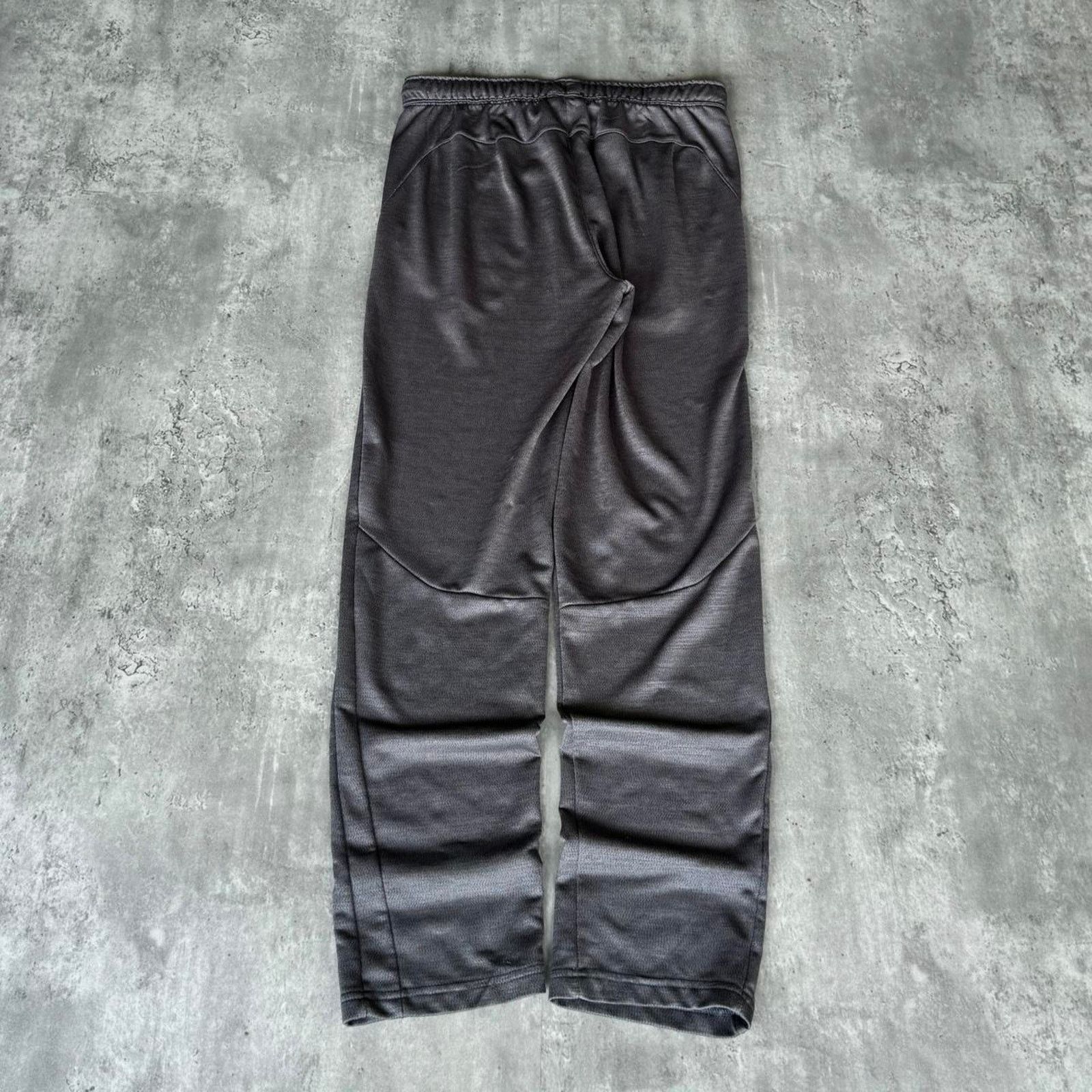 Russell Athletic Vintage Russell Athletic Grey & Black Essential Sweatpants Size US 33 - 2 Thumbnail