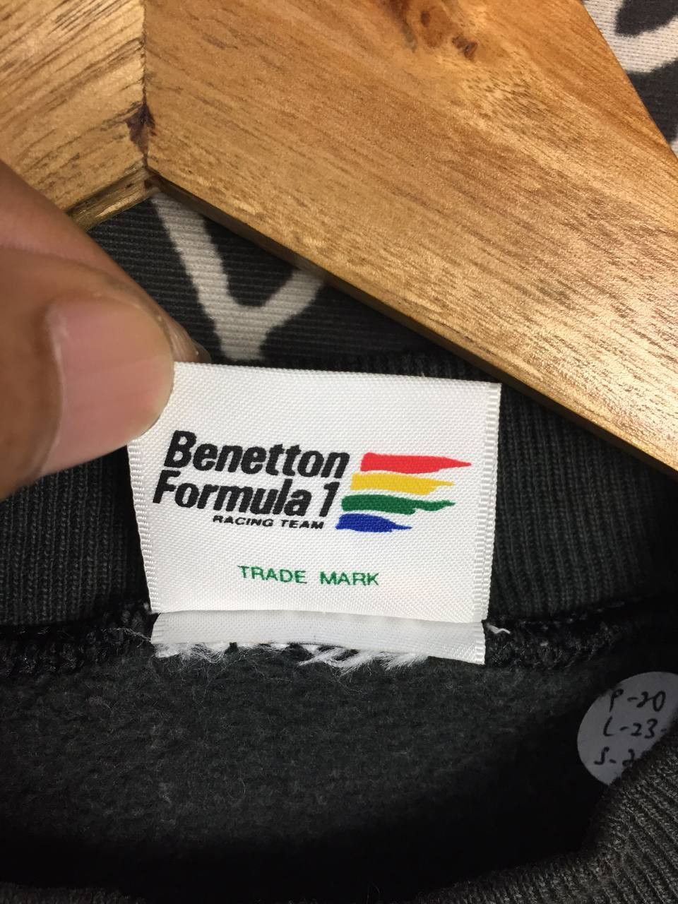 Benetton Benetton Formula 1 Racing Team Embroidered Logo Sweatshirt Size US M / EU 48-50 / 2 - 13 Thumbnail