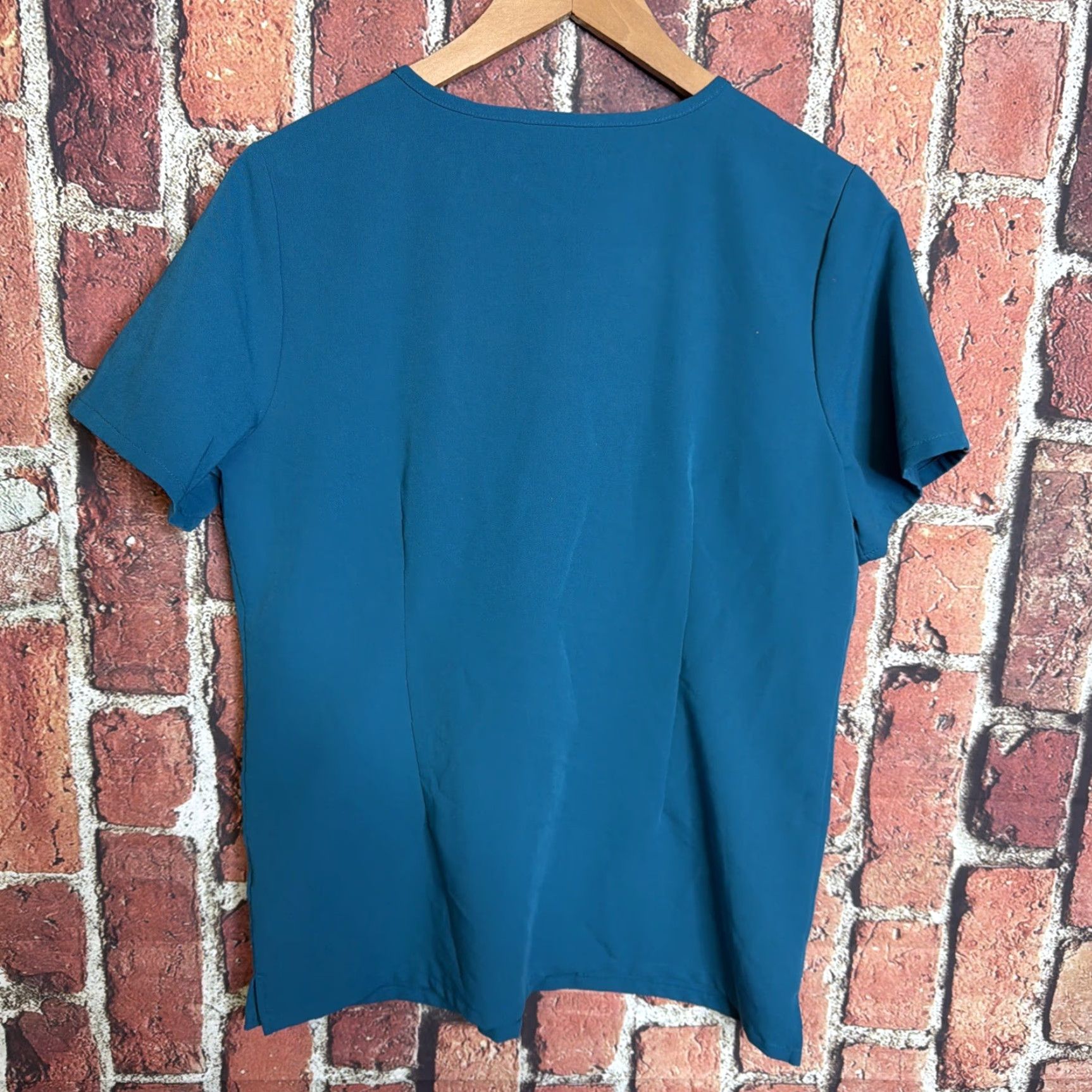 Vintage Figs Scrub Top FW1100 Technical Collection Women's Size M Green Medical Solid Shirt Mens? Size M / US 6-8 / IT 42-44 - 3 Thumbnail