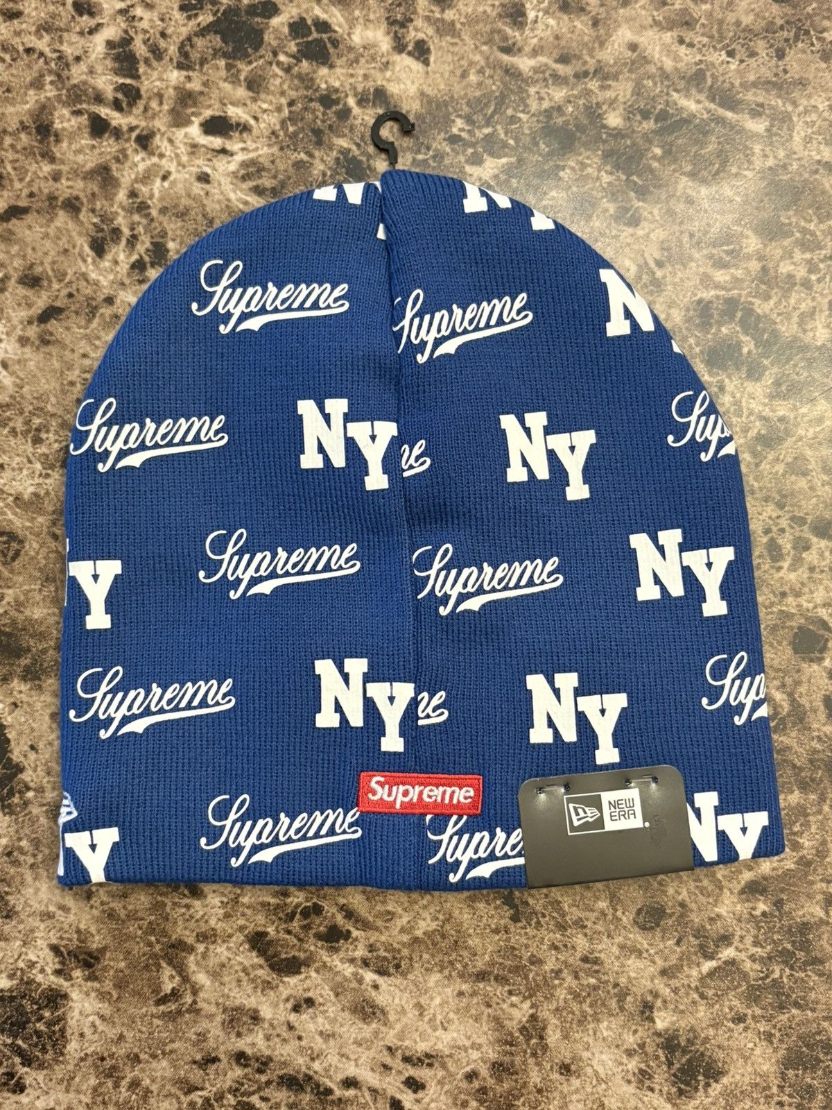 New Era × New York Yankees × Supreme NY yankees blue monogram beanie Size ONE SIZE - 2 Thumbnail